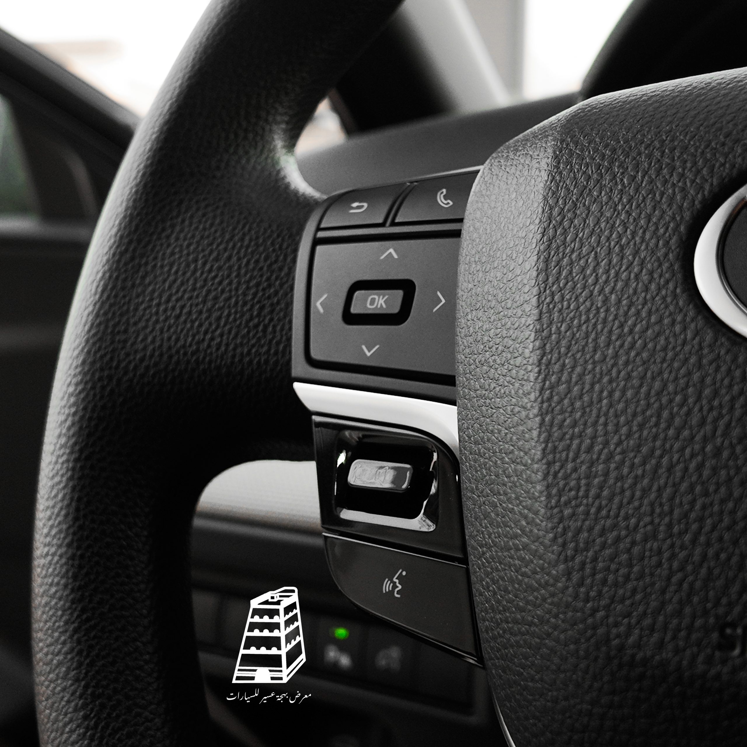 Toyota Camry E (Black)