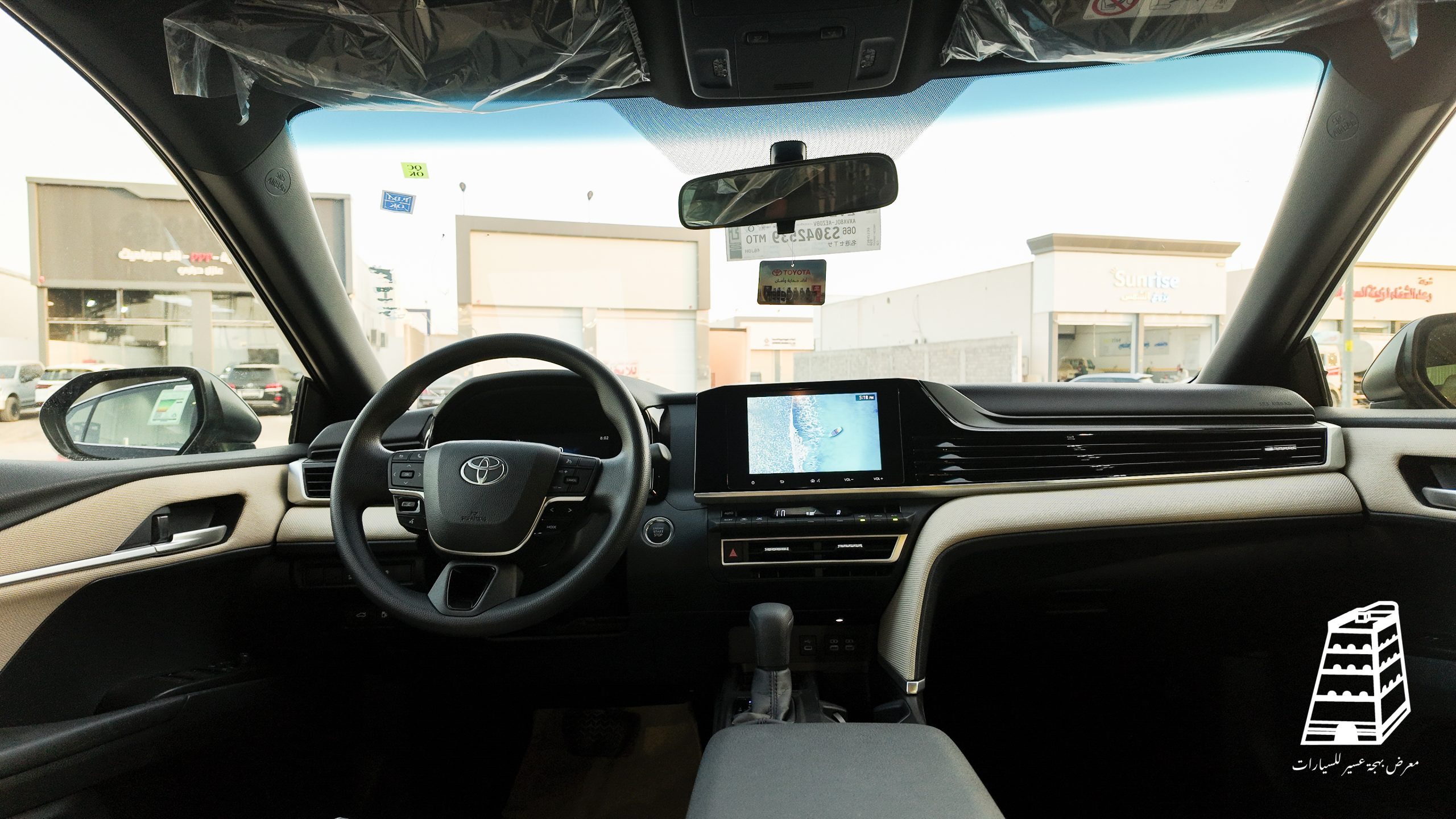 Toyota Camry E (Black)