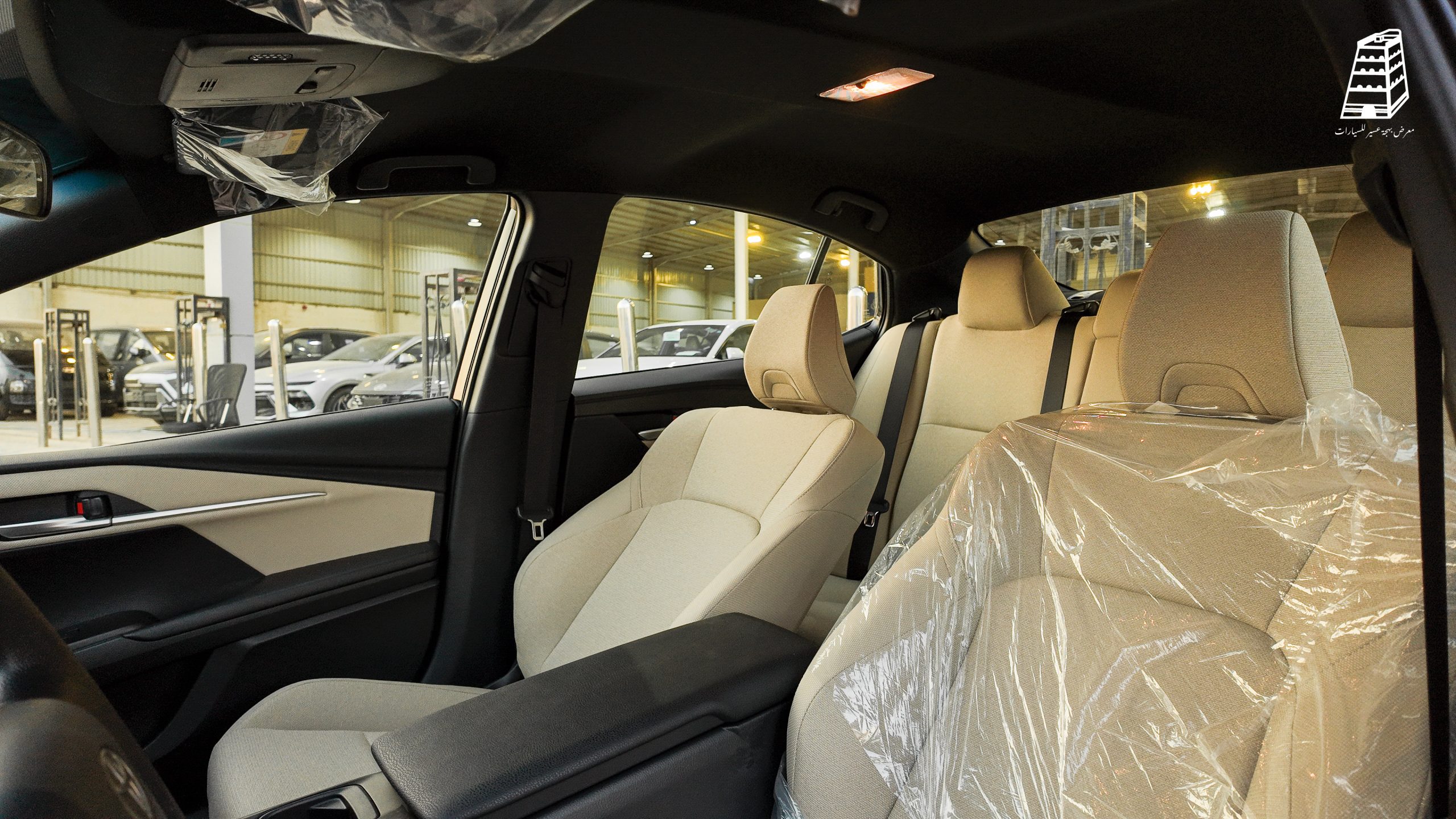 Toyota Camry E (Black)