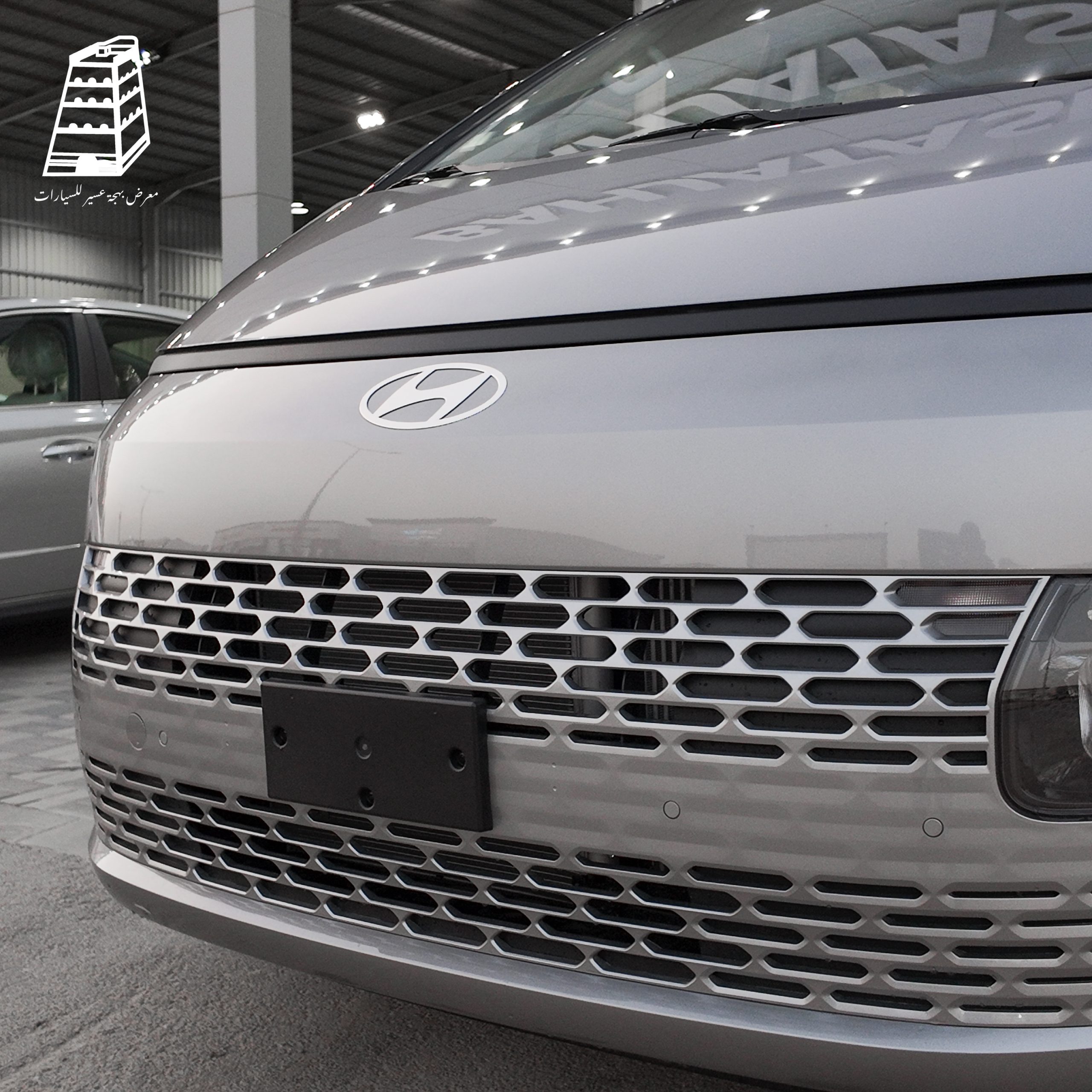 Hyundai Staria (Silver)