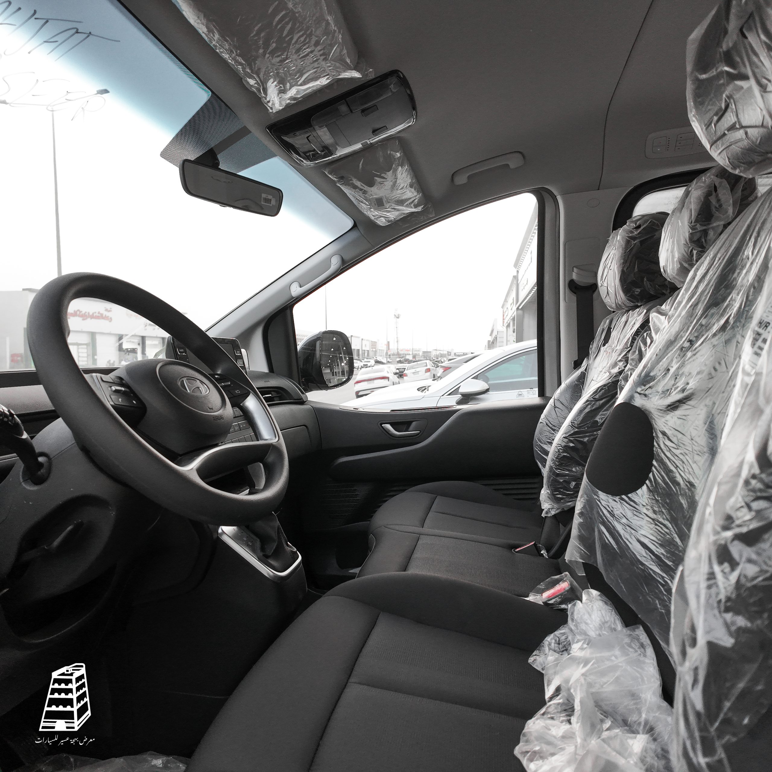 Hyundai Staria (Silver)