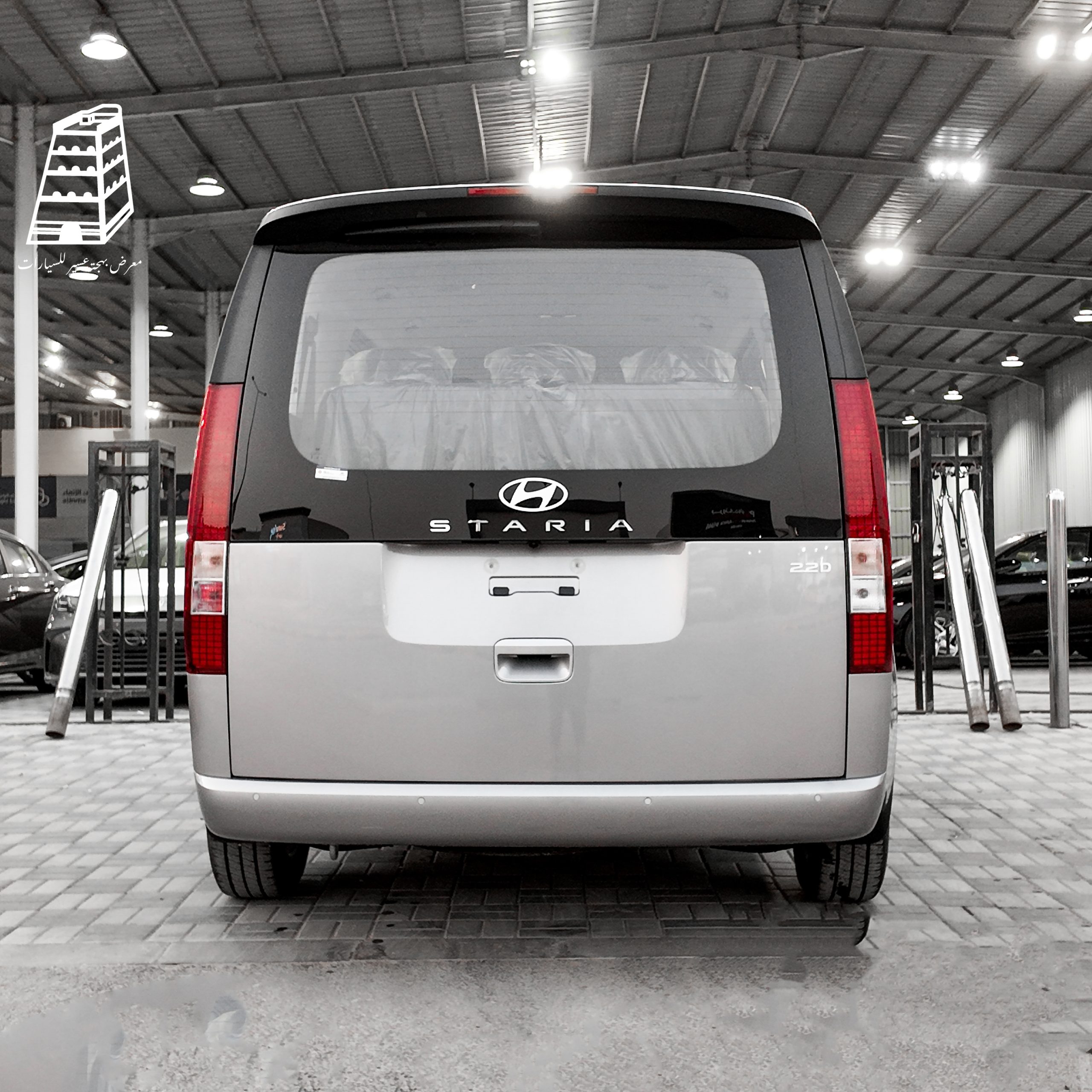 Hyundai Staria (Silver)