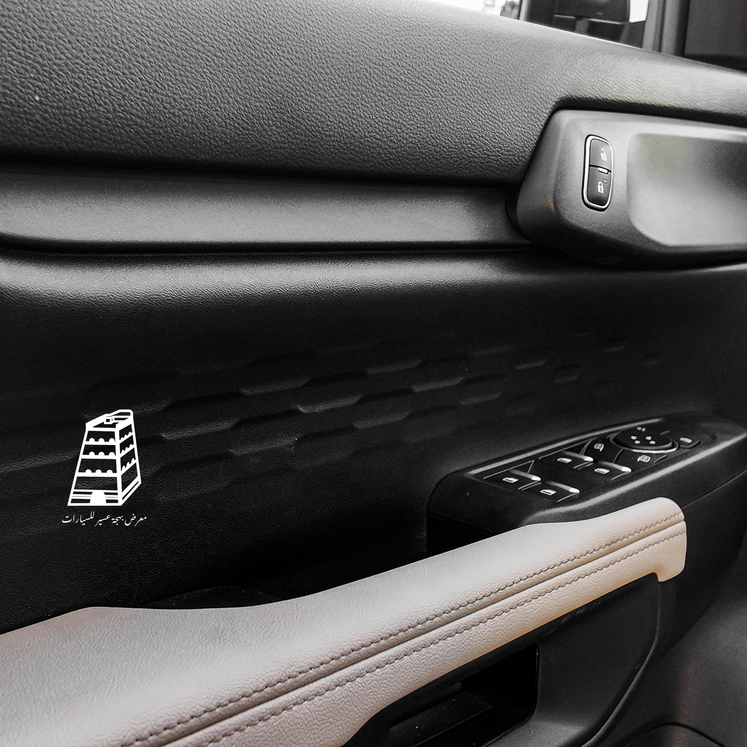 Ford Everest (Black)