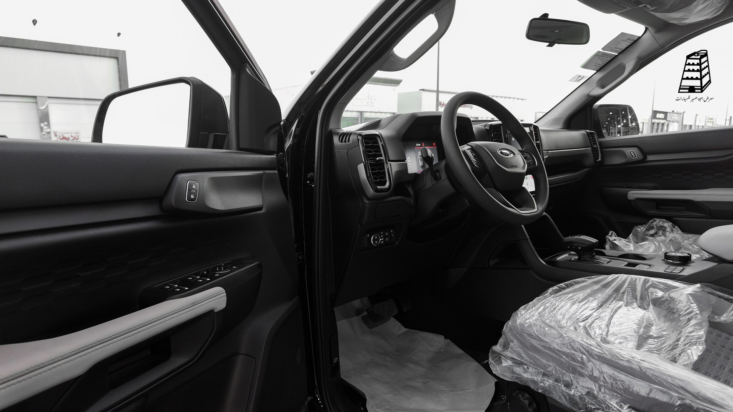 Ford Everest (Black)