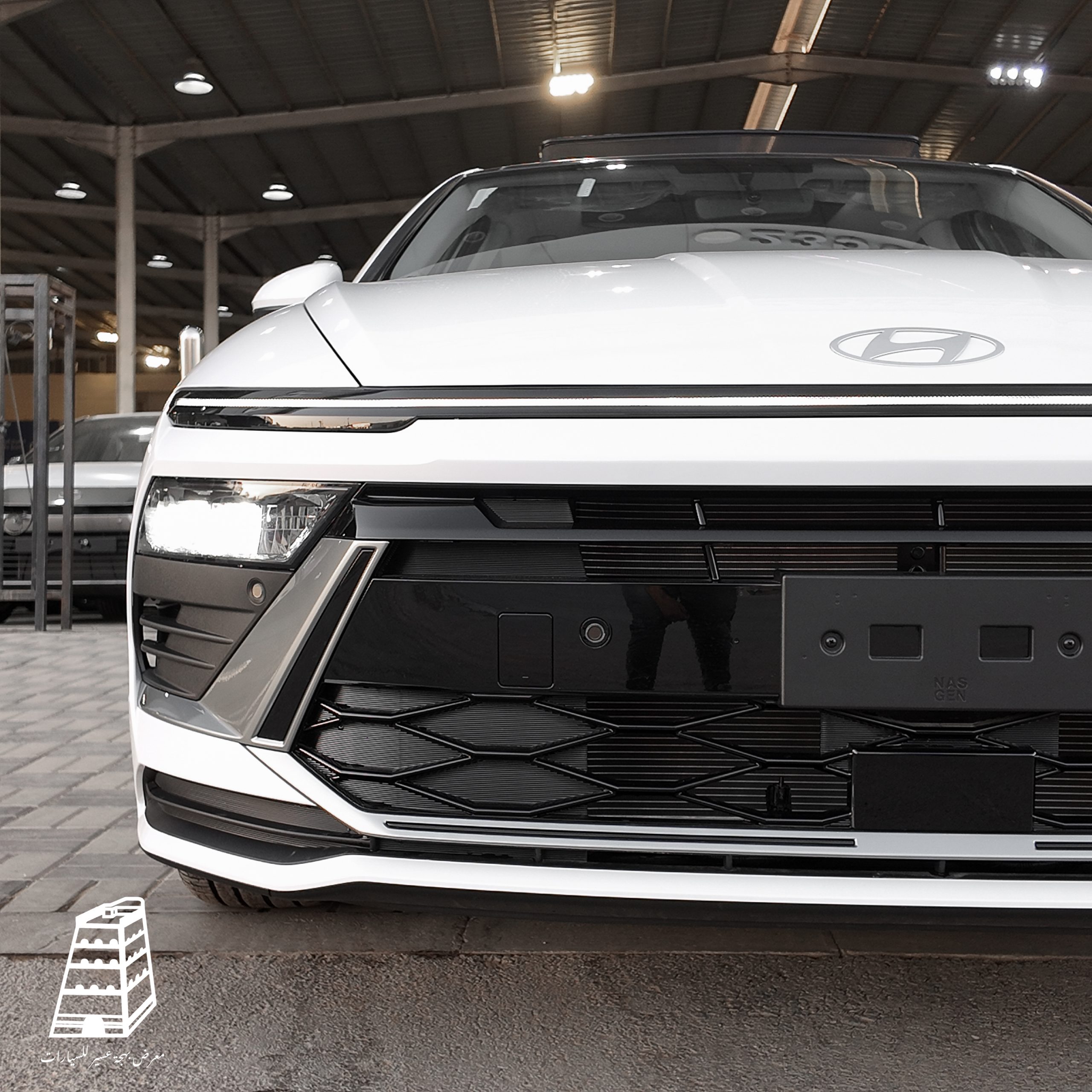 Hyundai Sonata Smart (White)