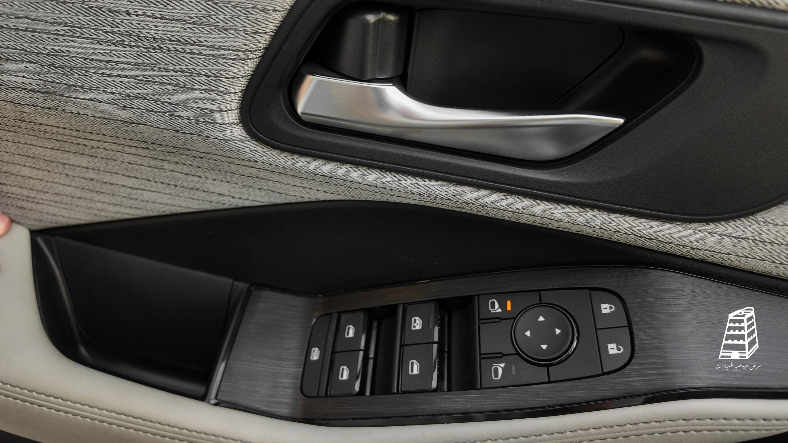 Nissan X-Trail Standard Double (Black)