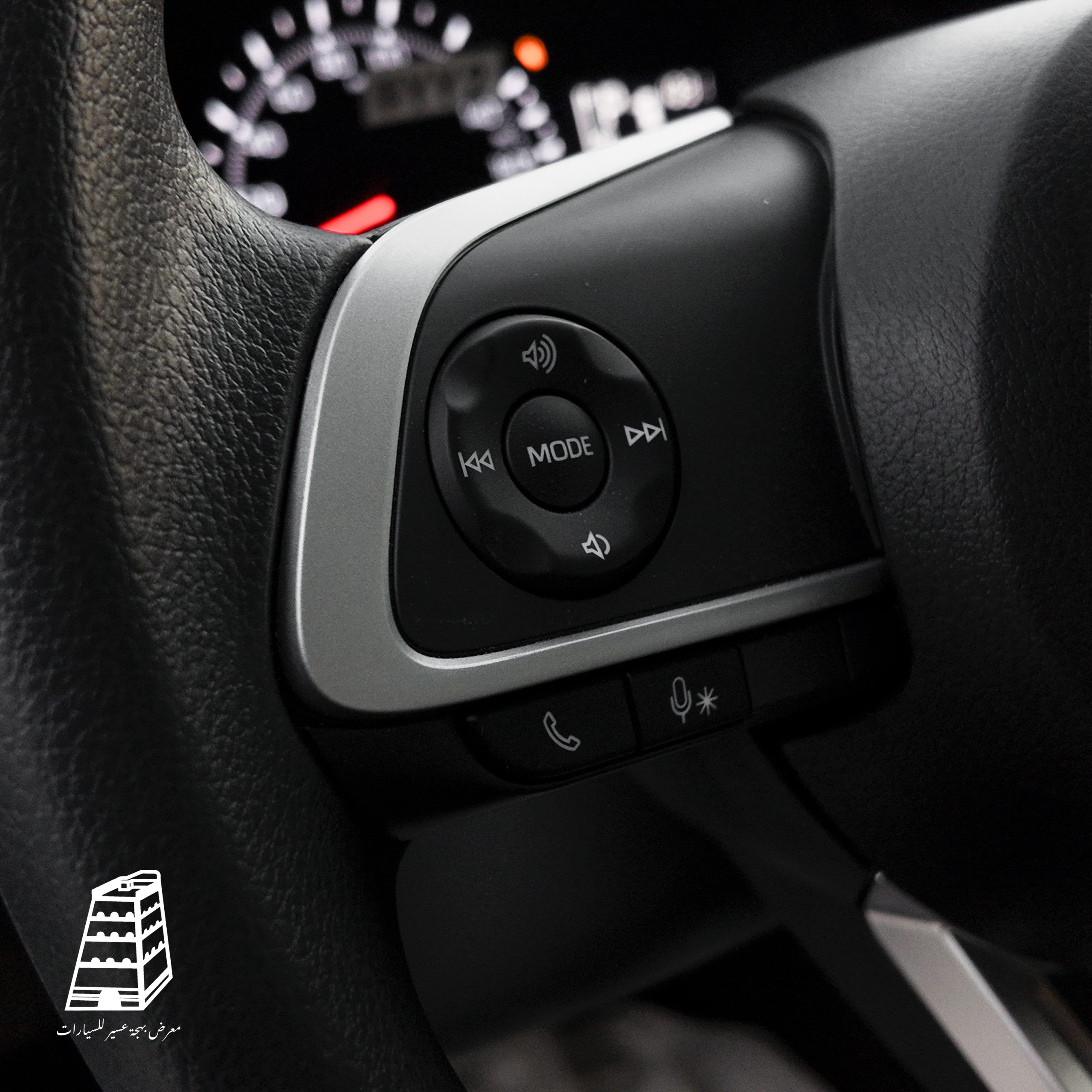 Toyota Yaris Y (White)