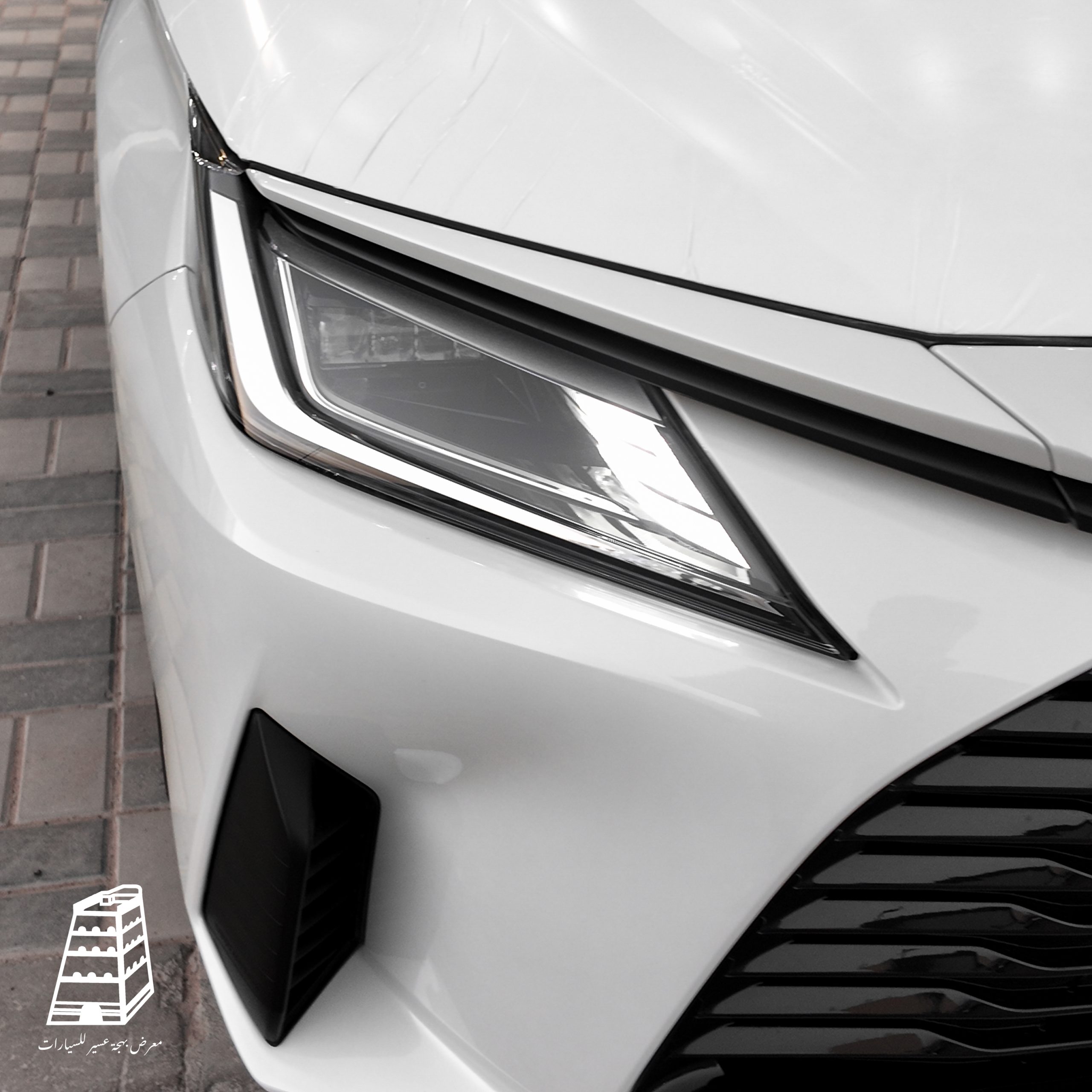 Toyota Yaris Y (White)