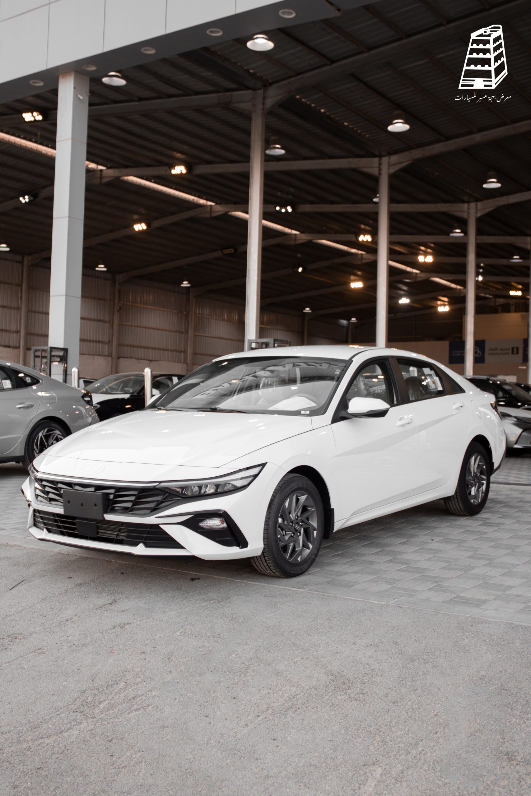 Hyundai Elantra Smart (White)