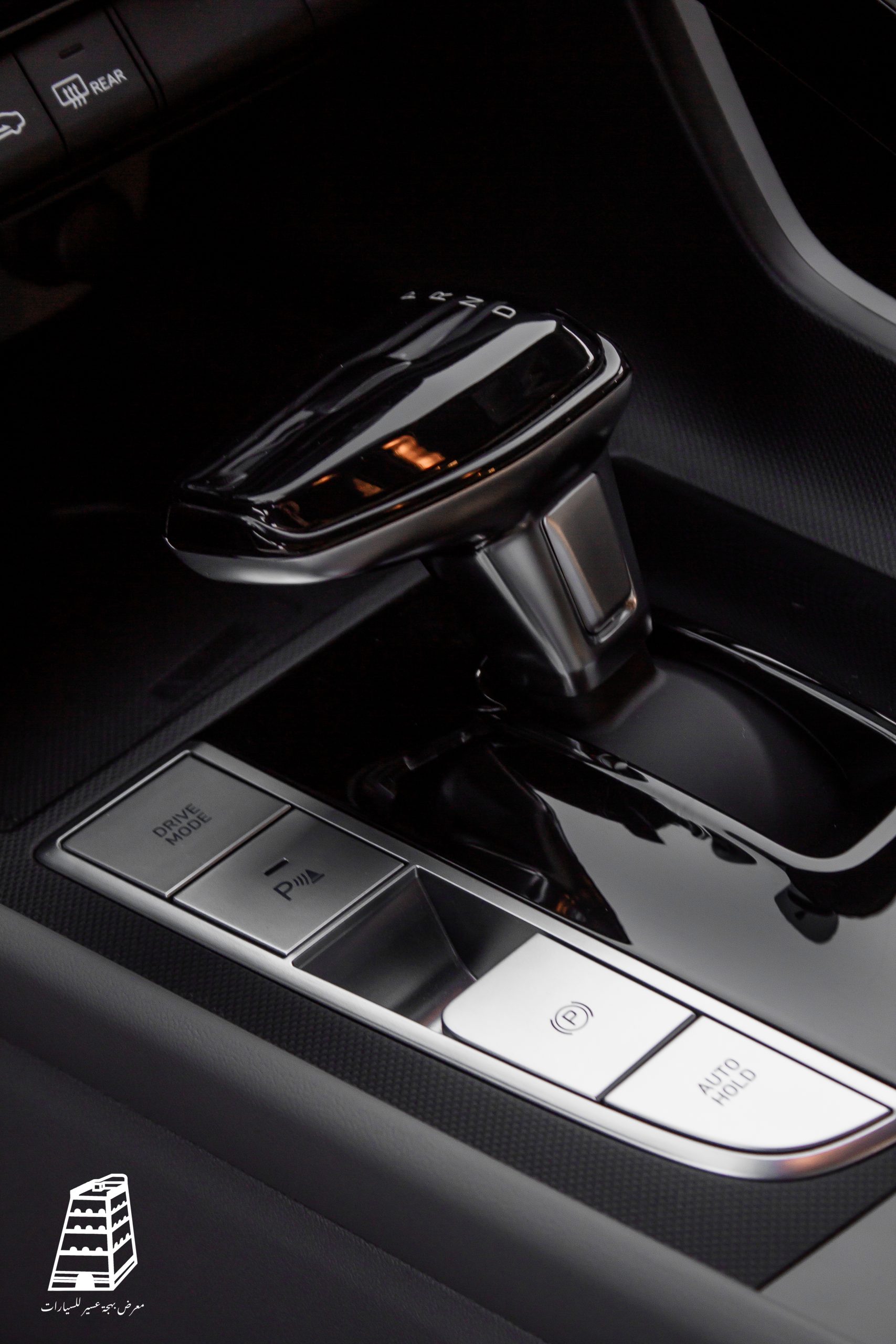 Hyundai Elantra Smart (White)