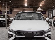 Hyundai Elantra Comfort (White)