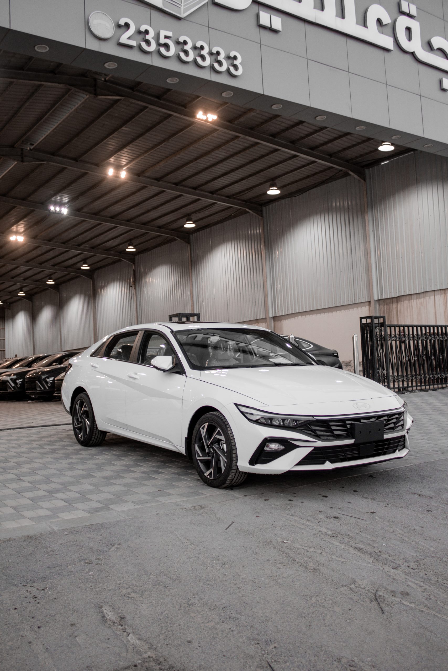 Hyundai Elantra Comfort (White)