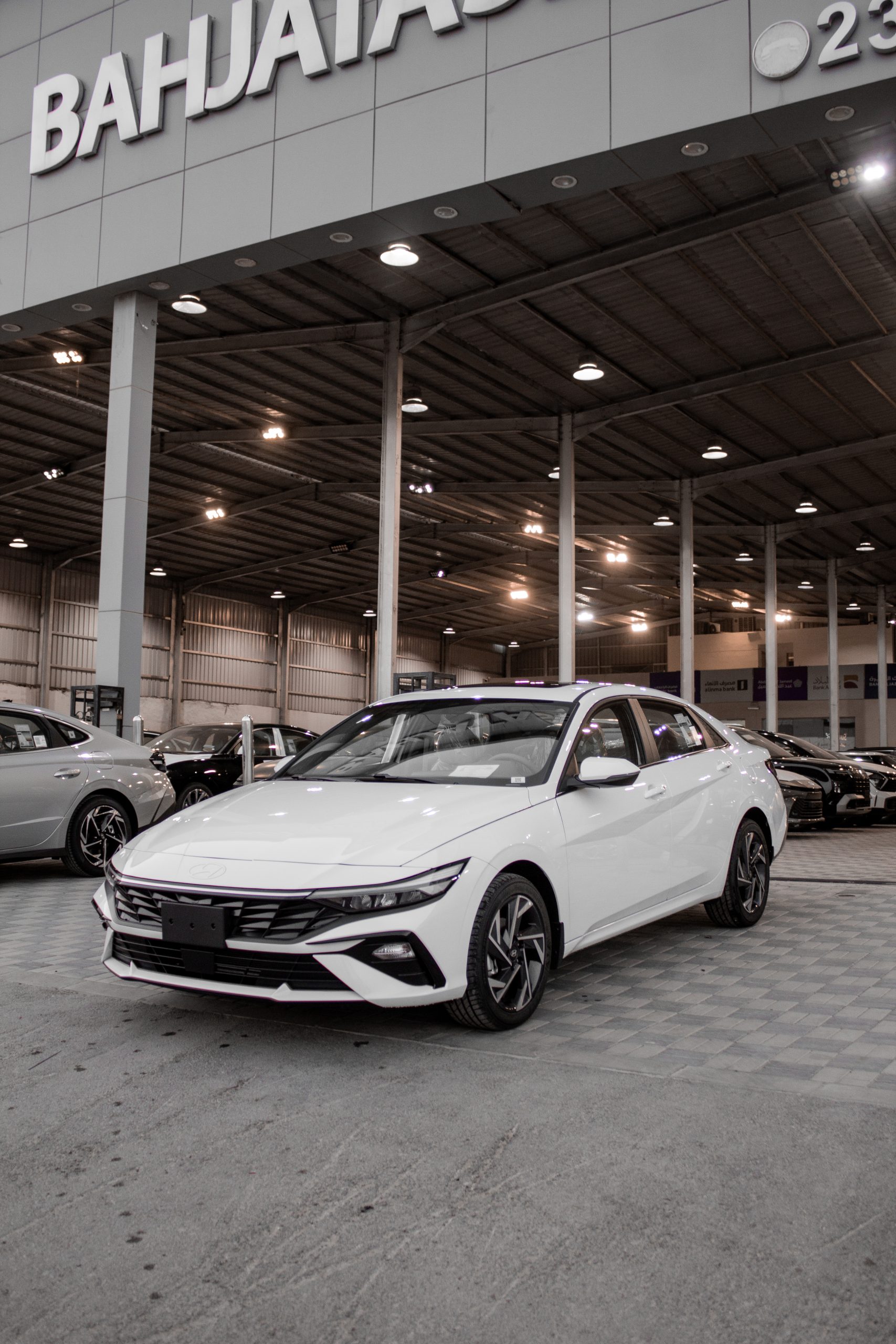 Hyundai Elantra Comfort (White)