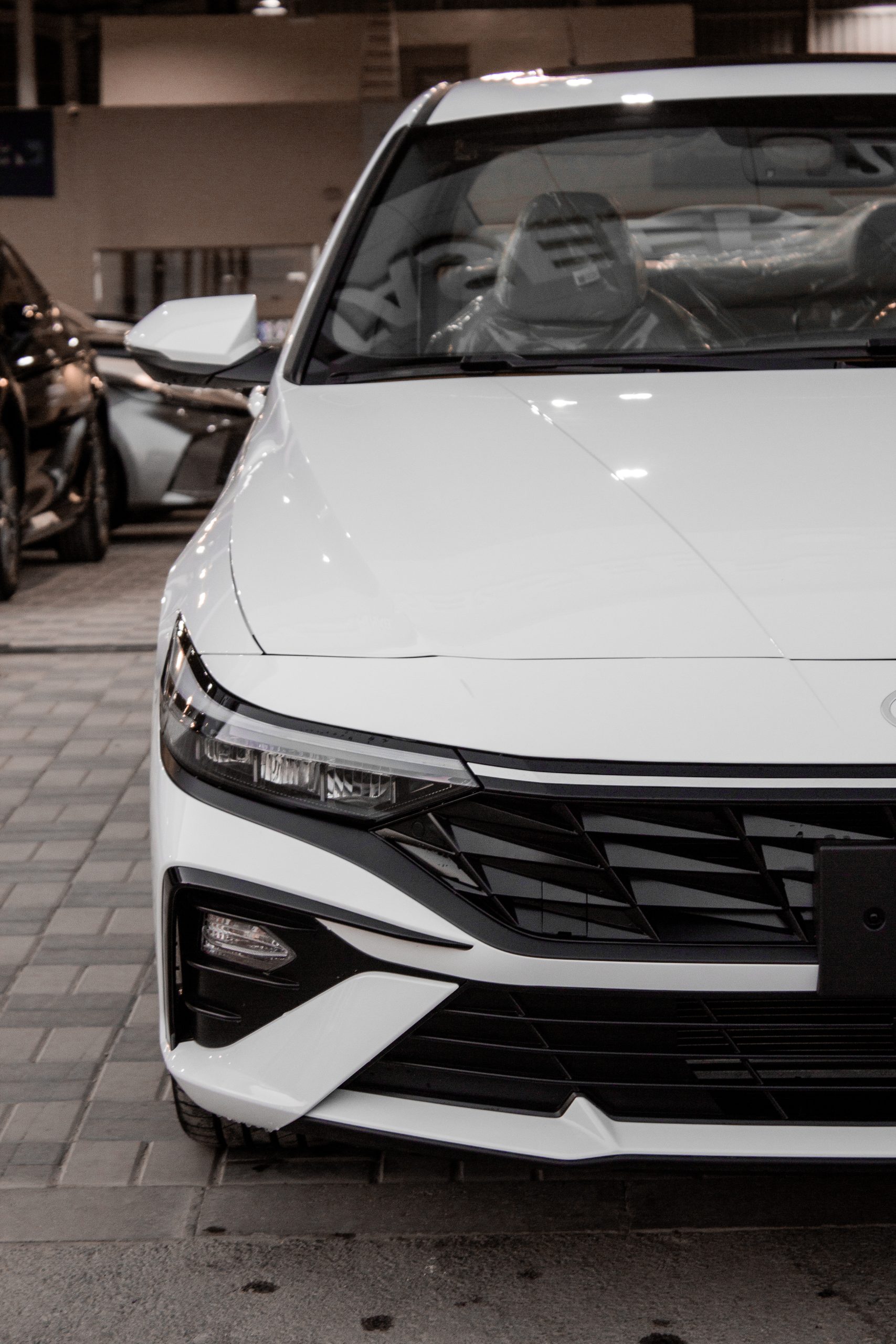 Hyundai Elantra Comfort (White)