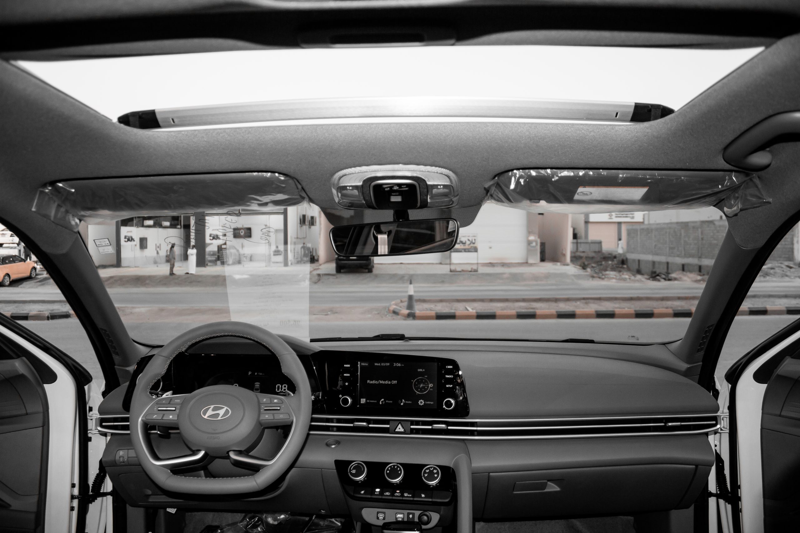 Hyundai Elantra Comfort (White)