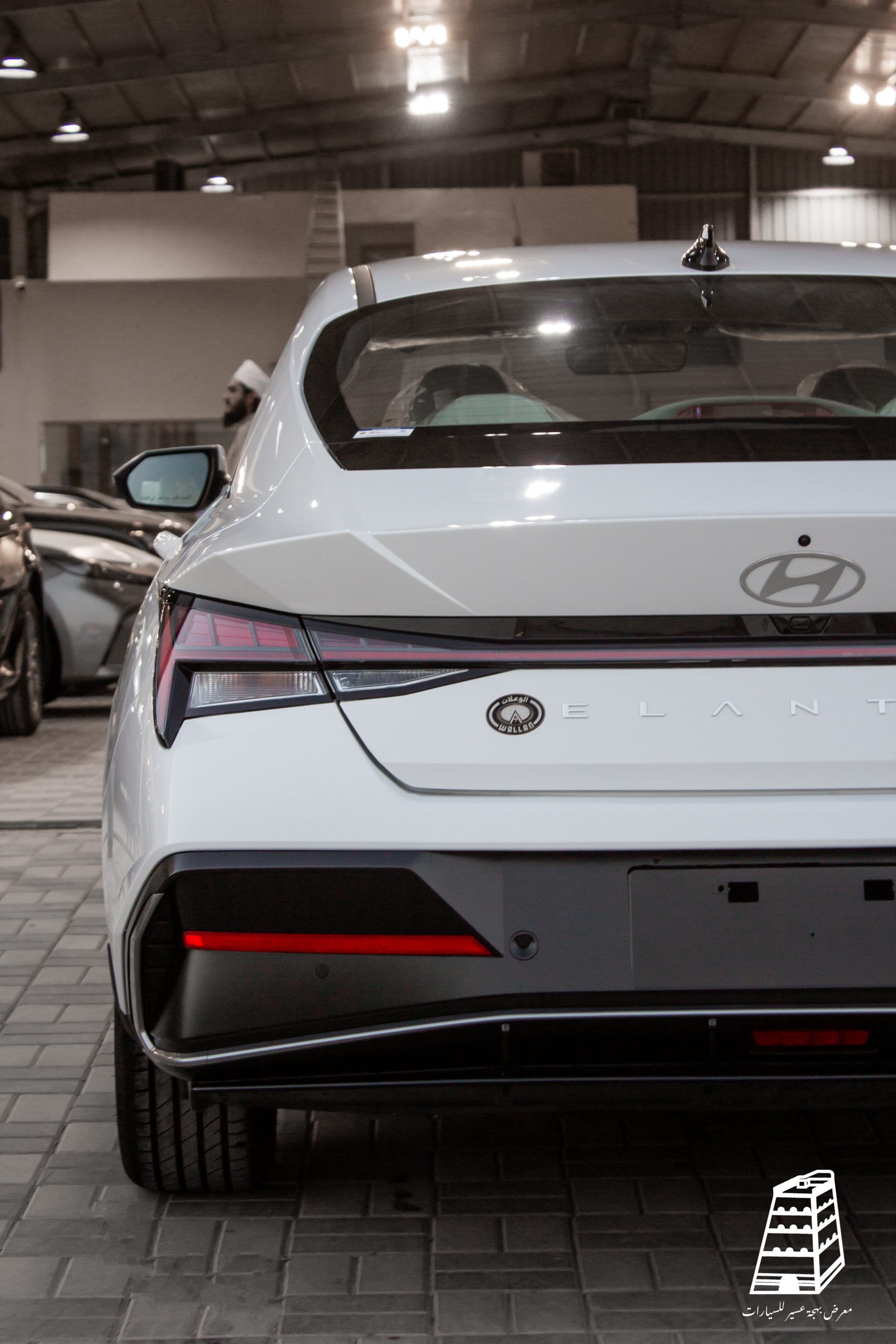 Hyundai Elantra Comfort (White)