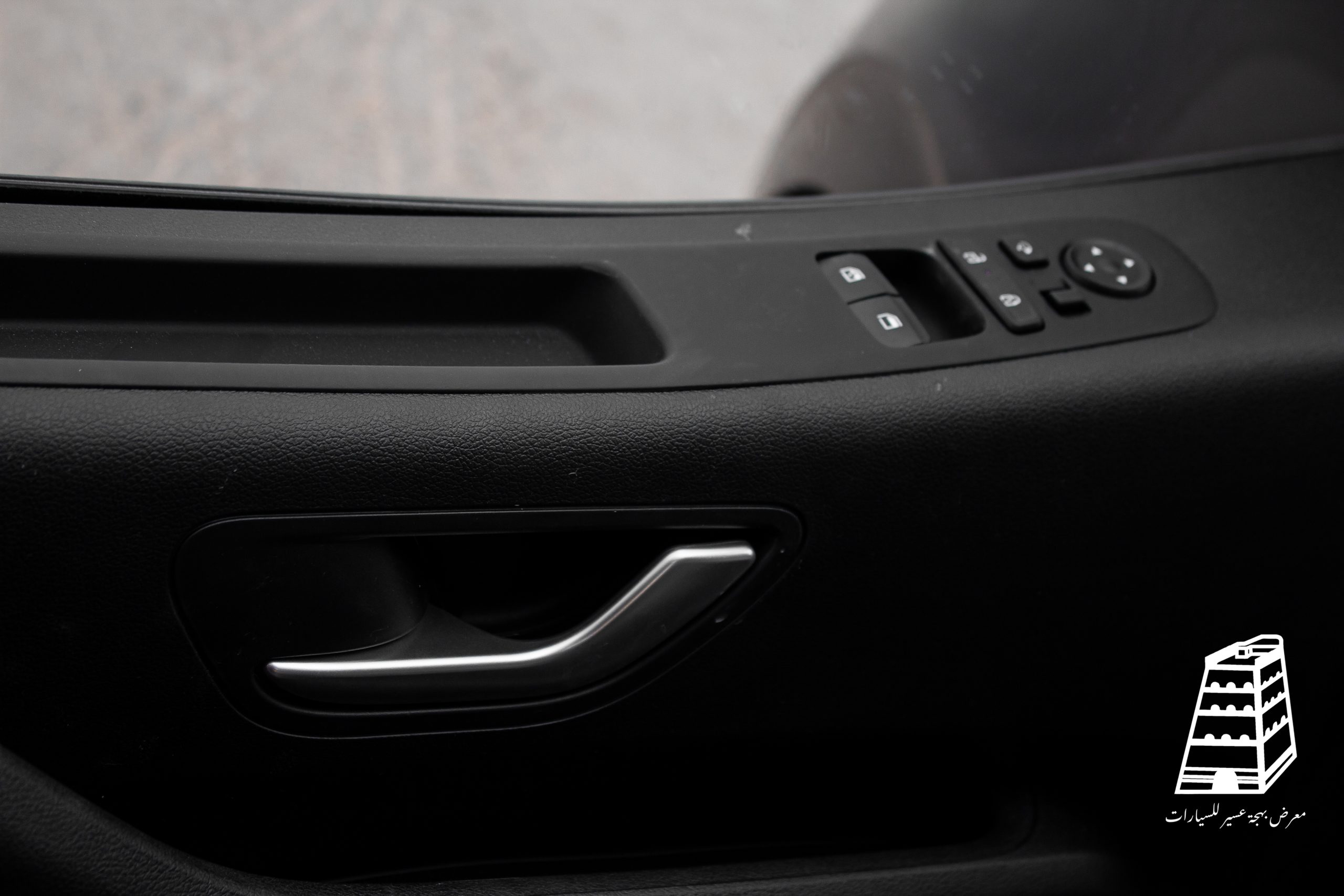 Hyundai Staria (Black)