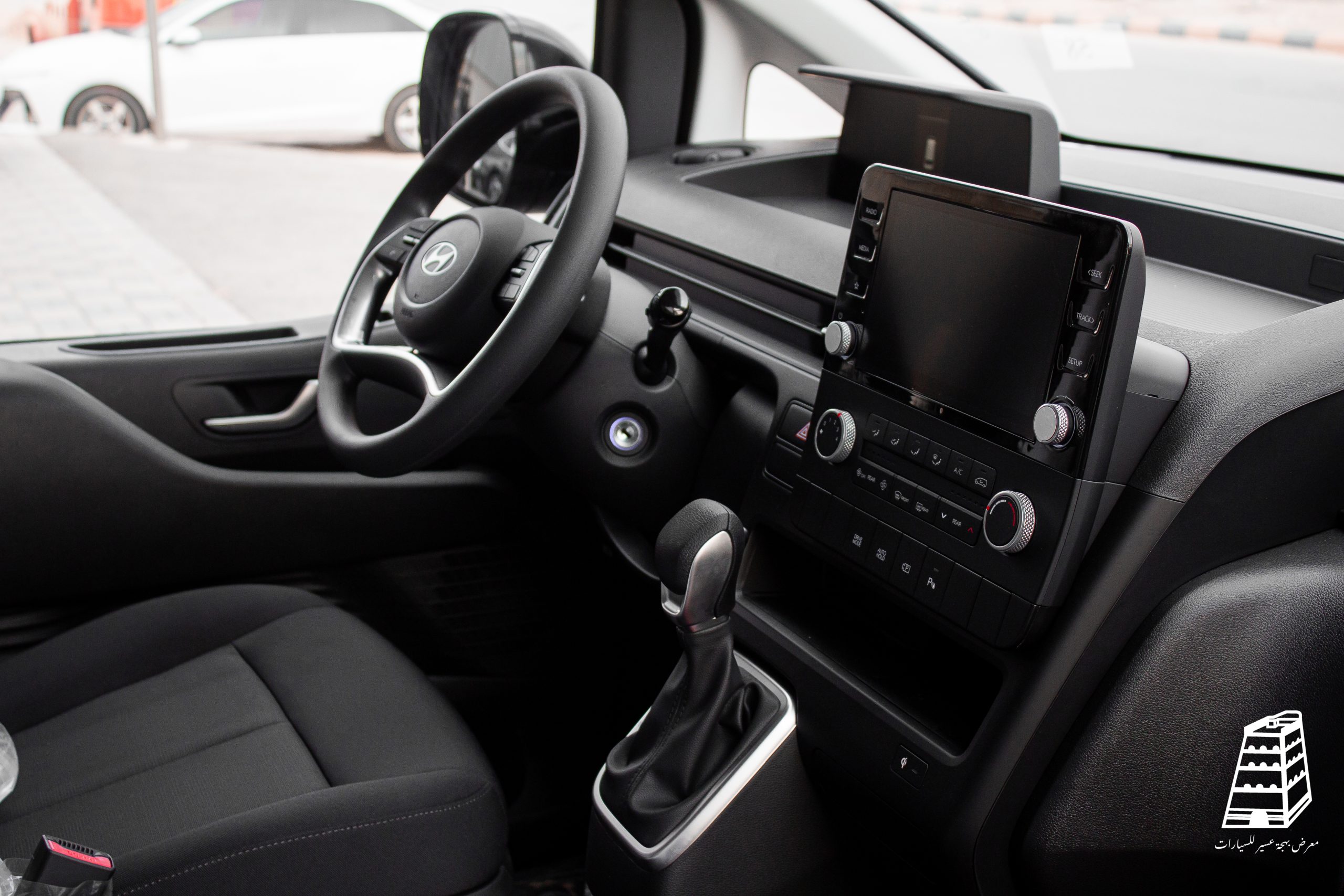 Hyundai Staria (Black)