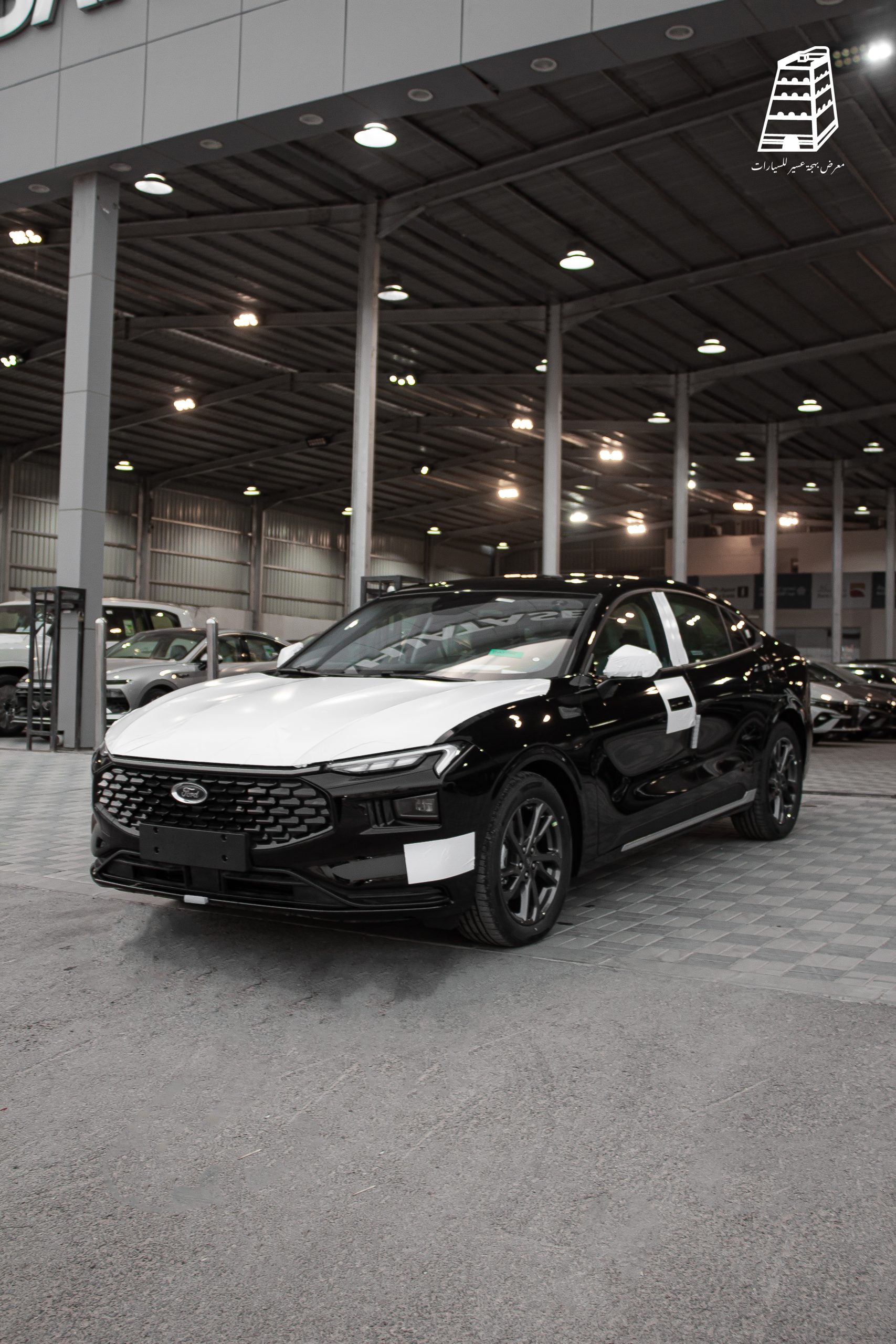 Ford Taurus Hybrid (Black)
