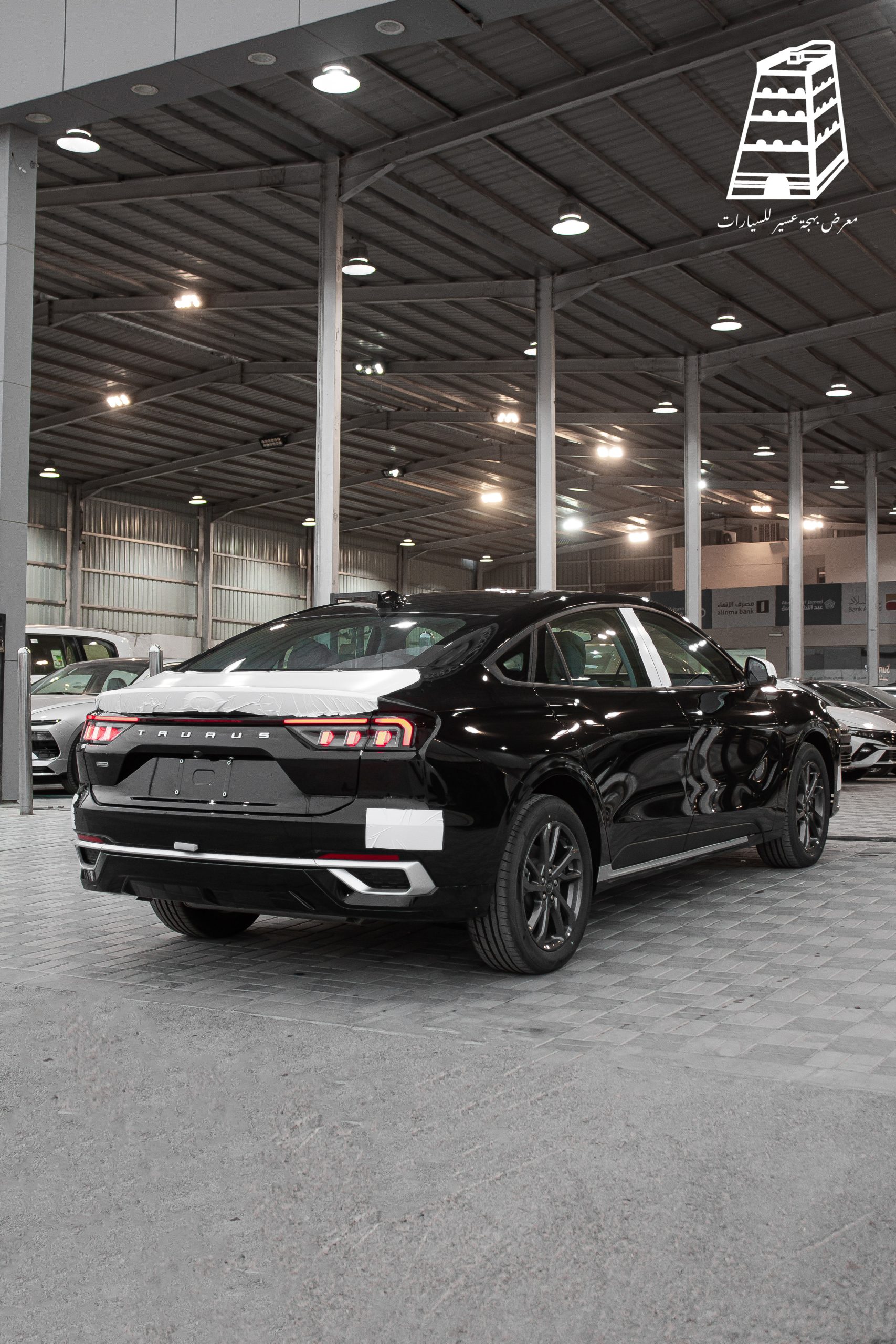 Ford Taurus Hybrid (Black)