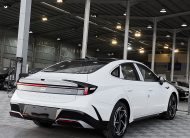 Hyundai Sonata Comfort (White)