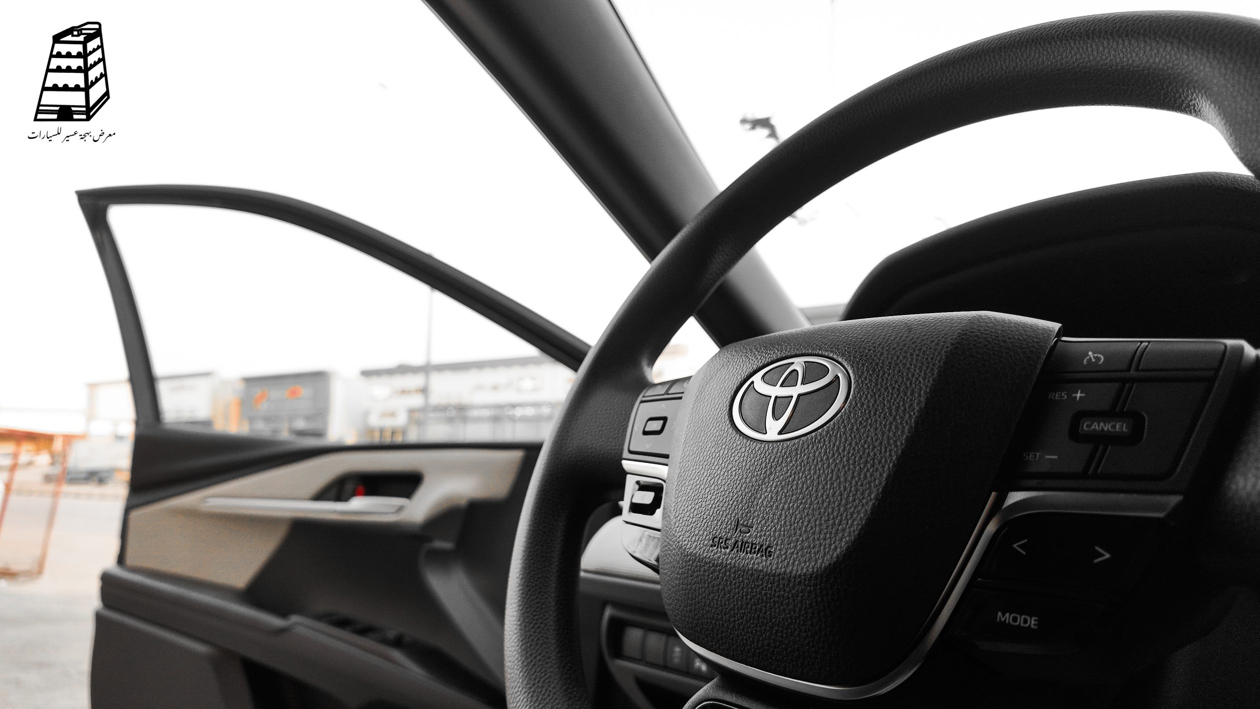 Toyota Camry E (Black)