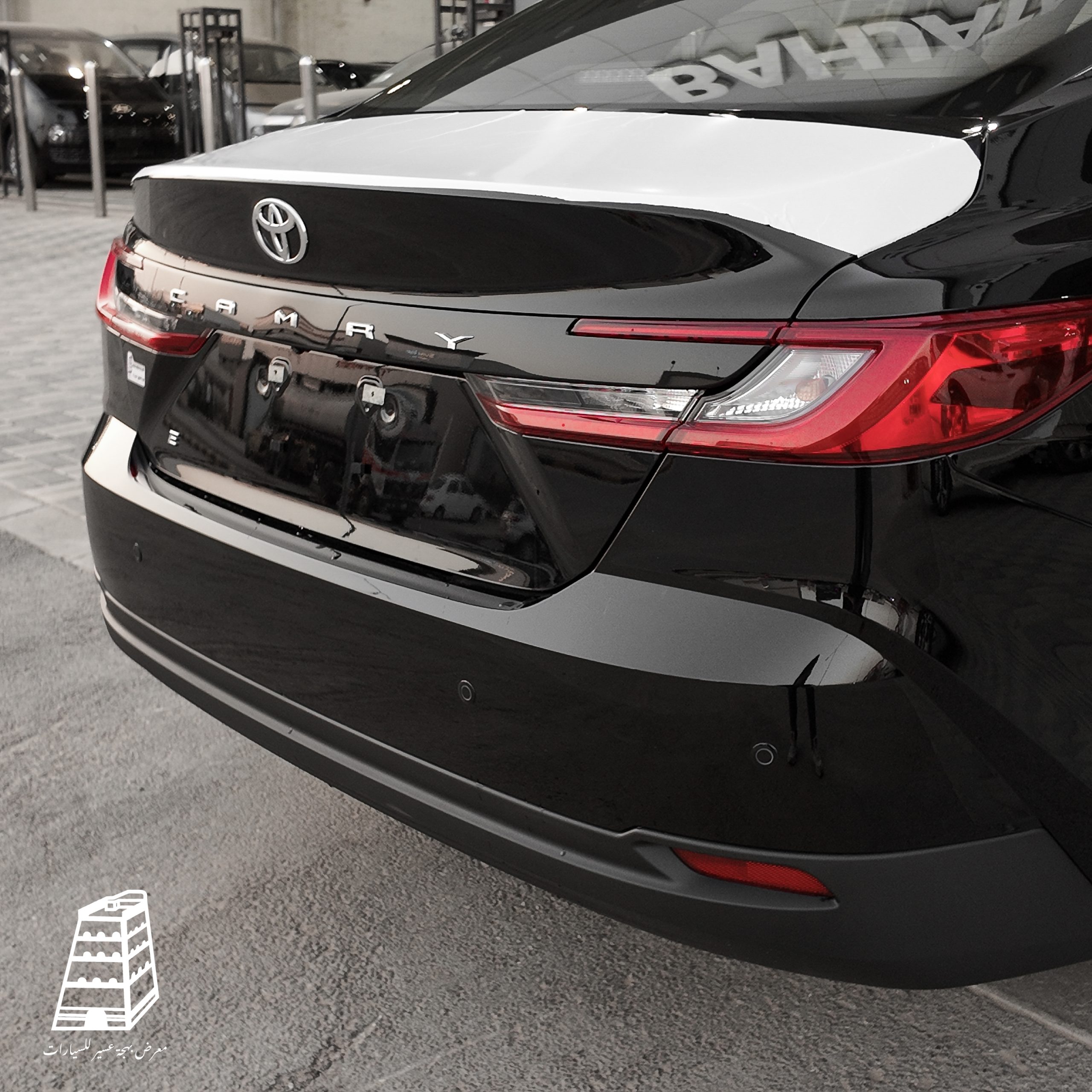 Toyota Camry E (Black)