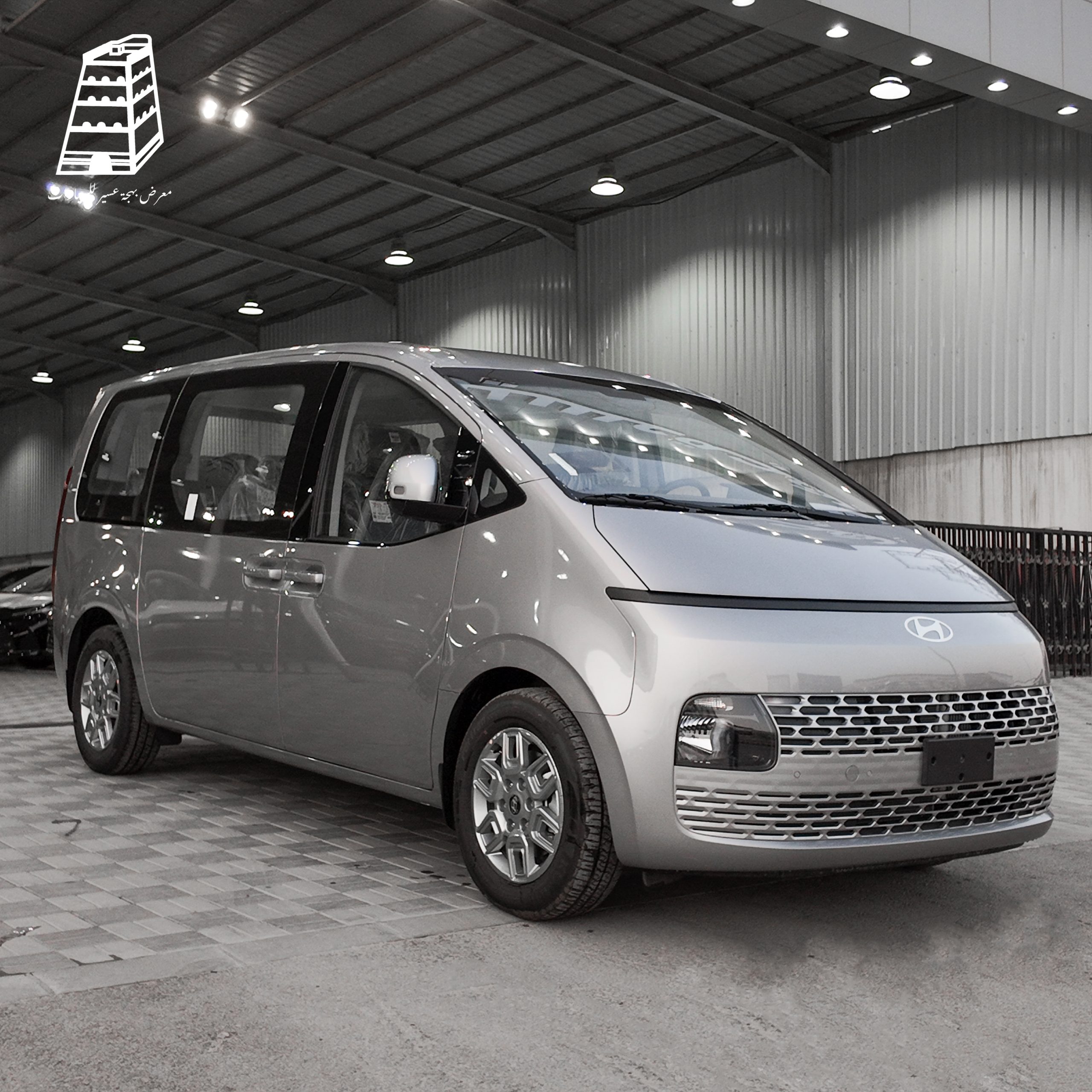 Hyundai Staria (Silver)
