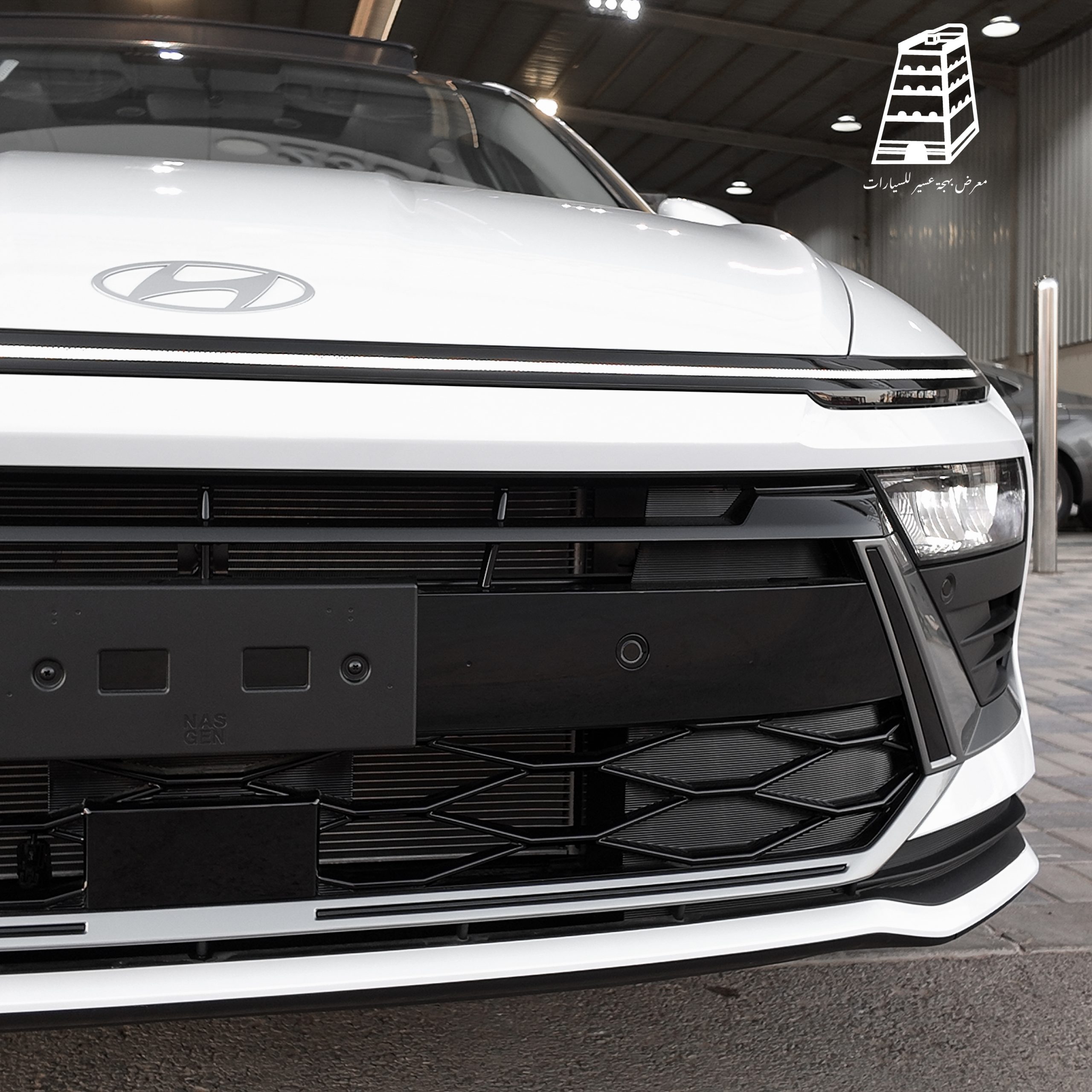 Hyundai Sonata Smart (White)