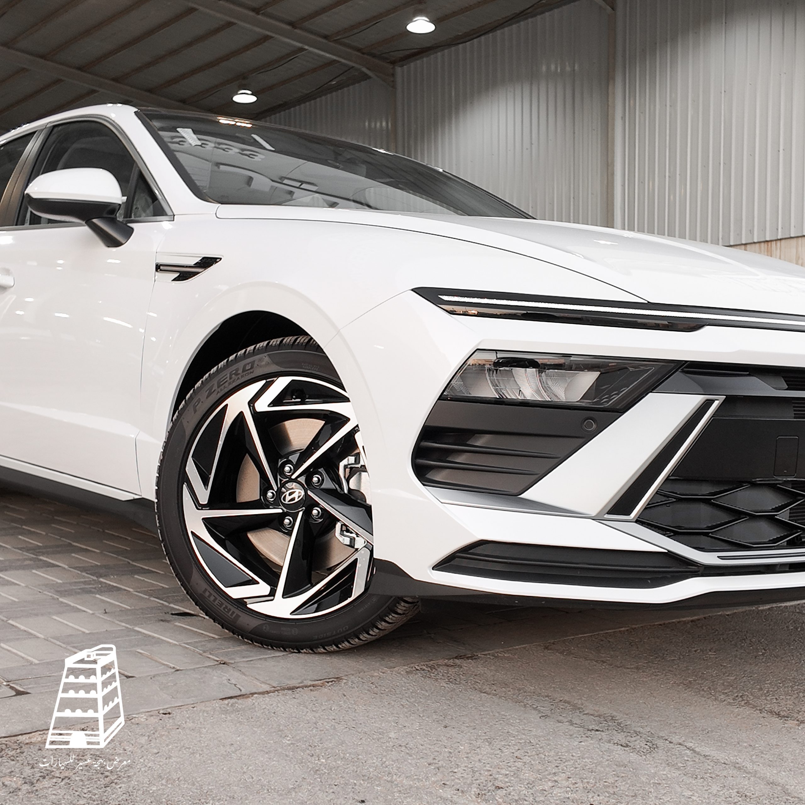 Hyundai Sonata Smart (White)