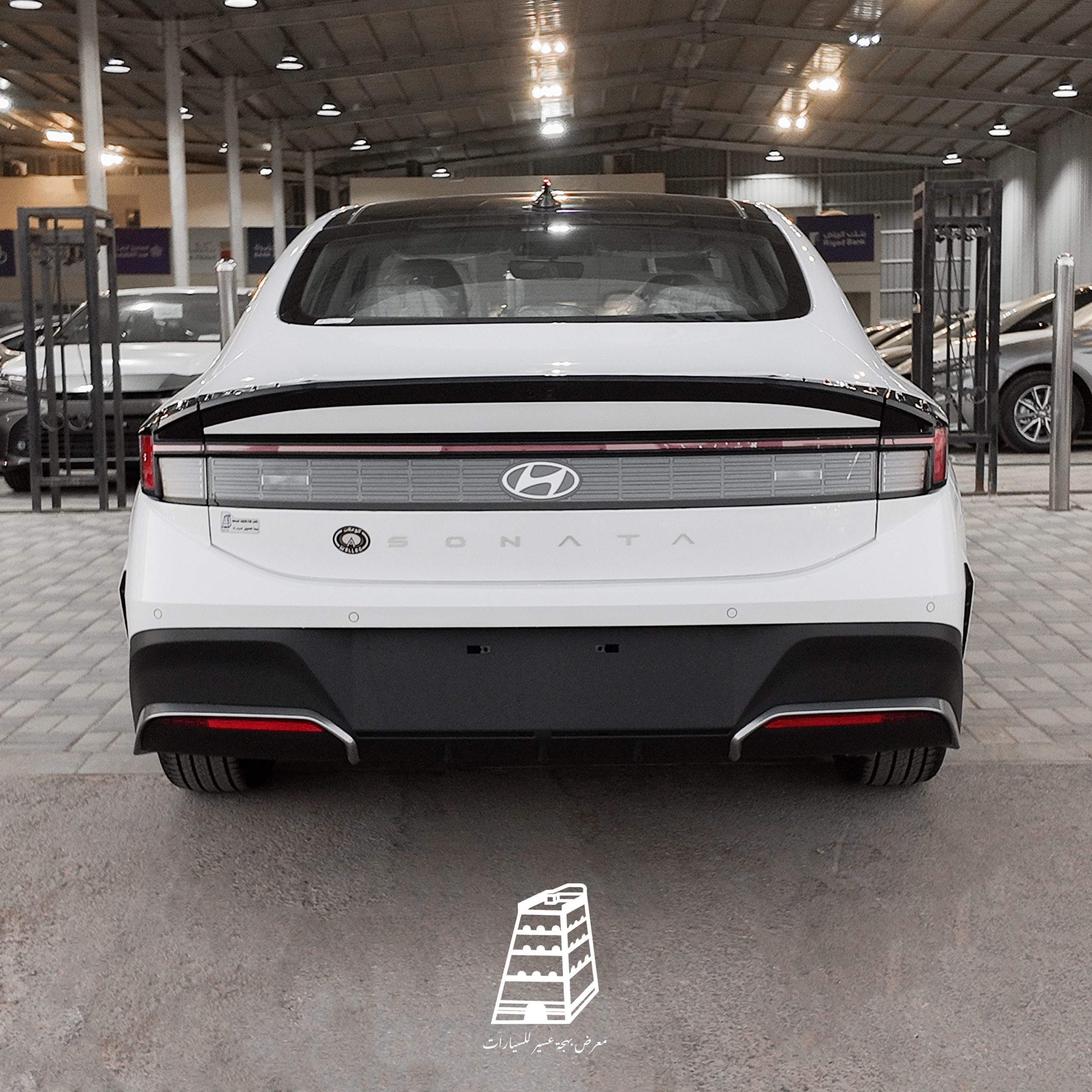 Hyundai Sonata Smart (White)