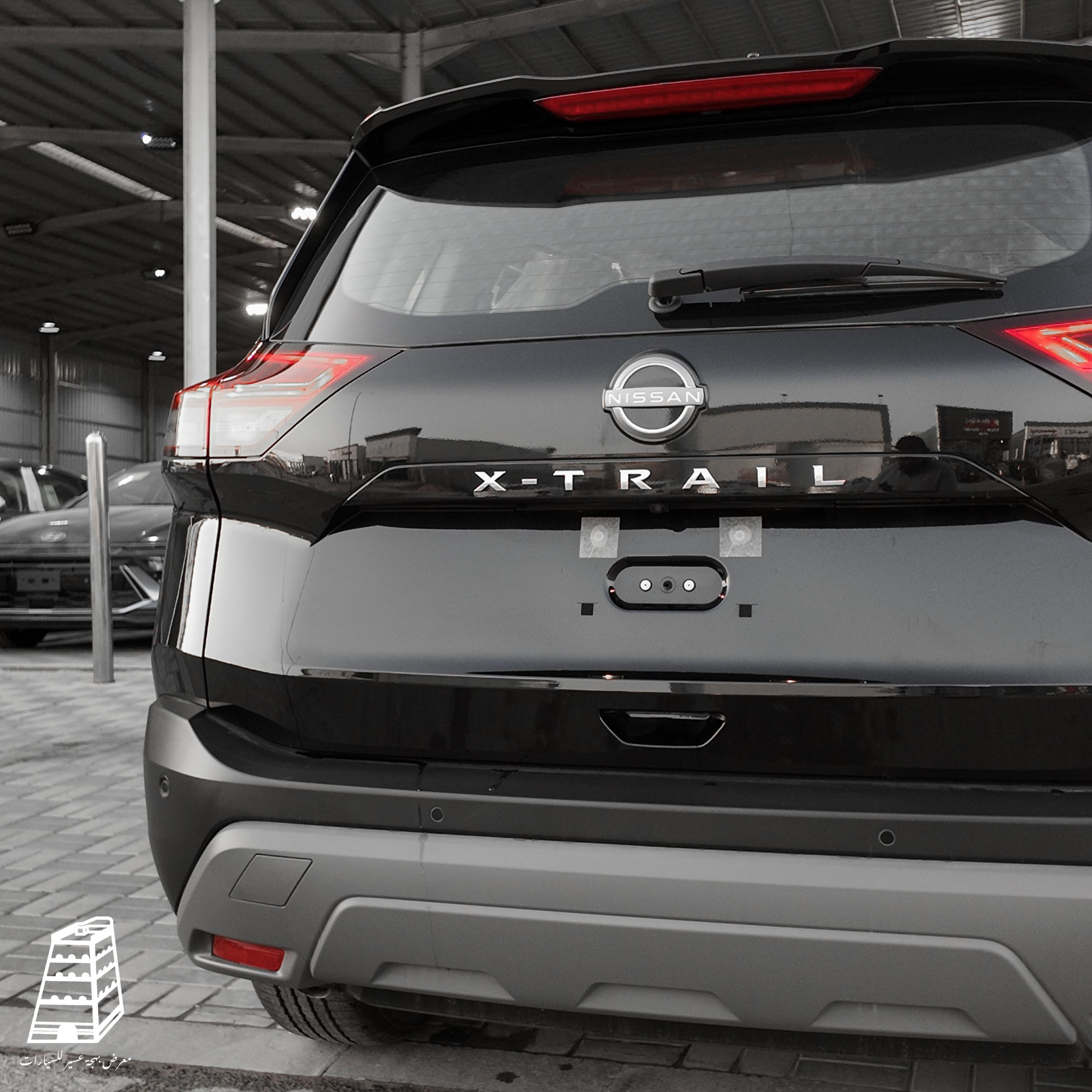 Nissan X-Trail Standard Double (Black)