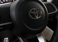 Toyota Yaris Y (White)