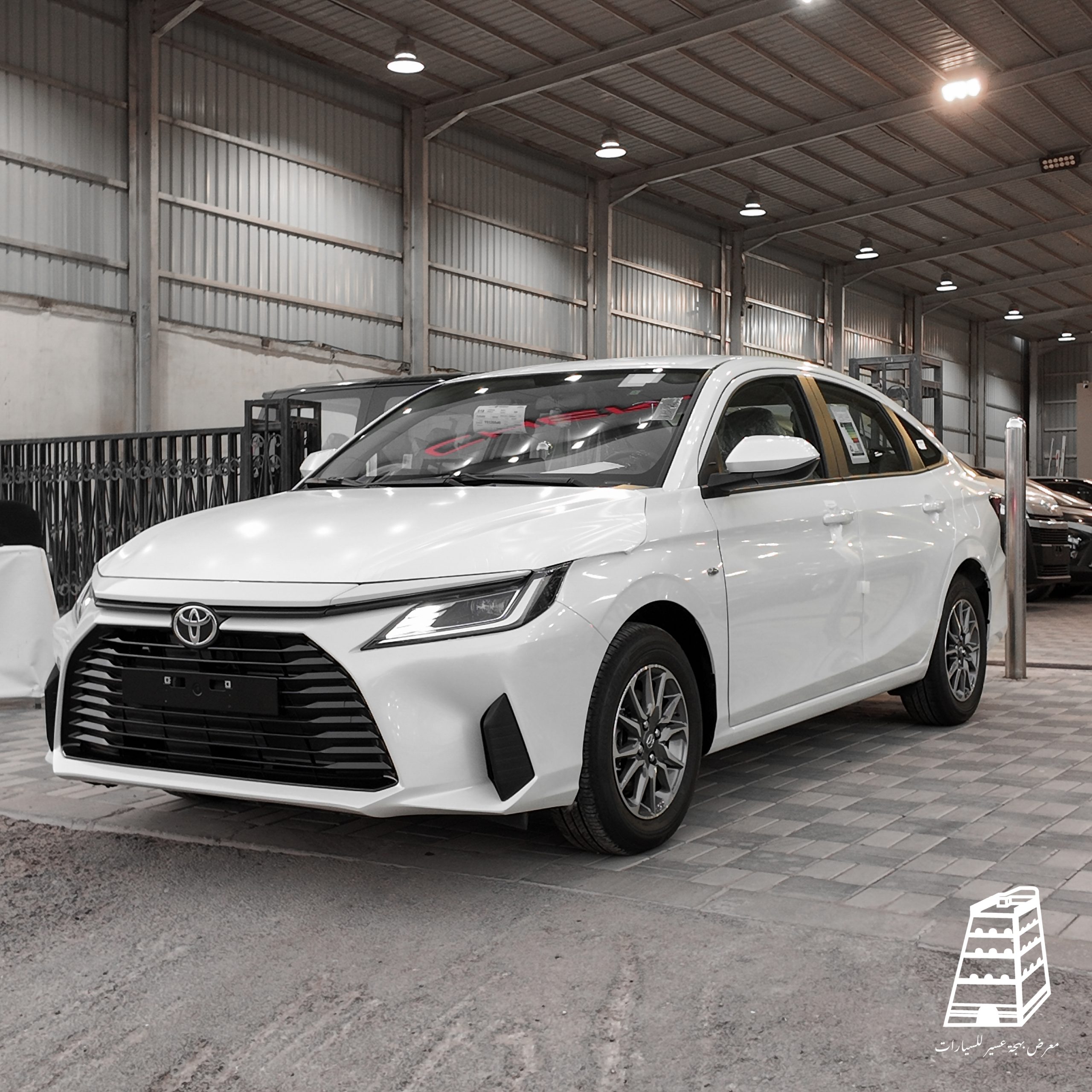 Toyota Yaris Y (White)