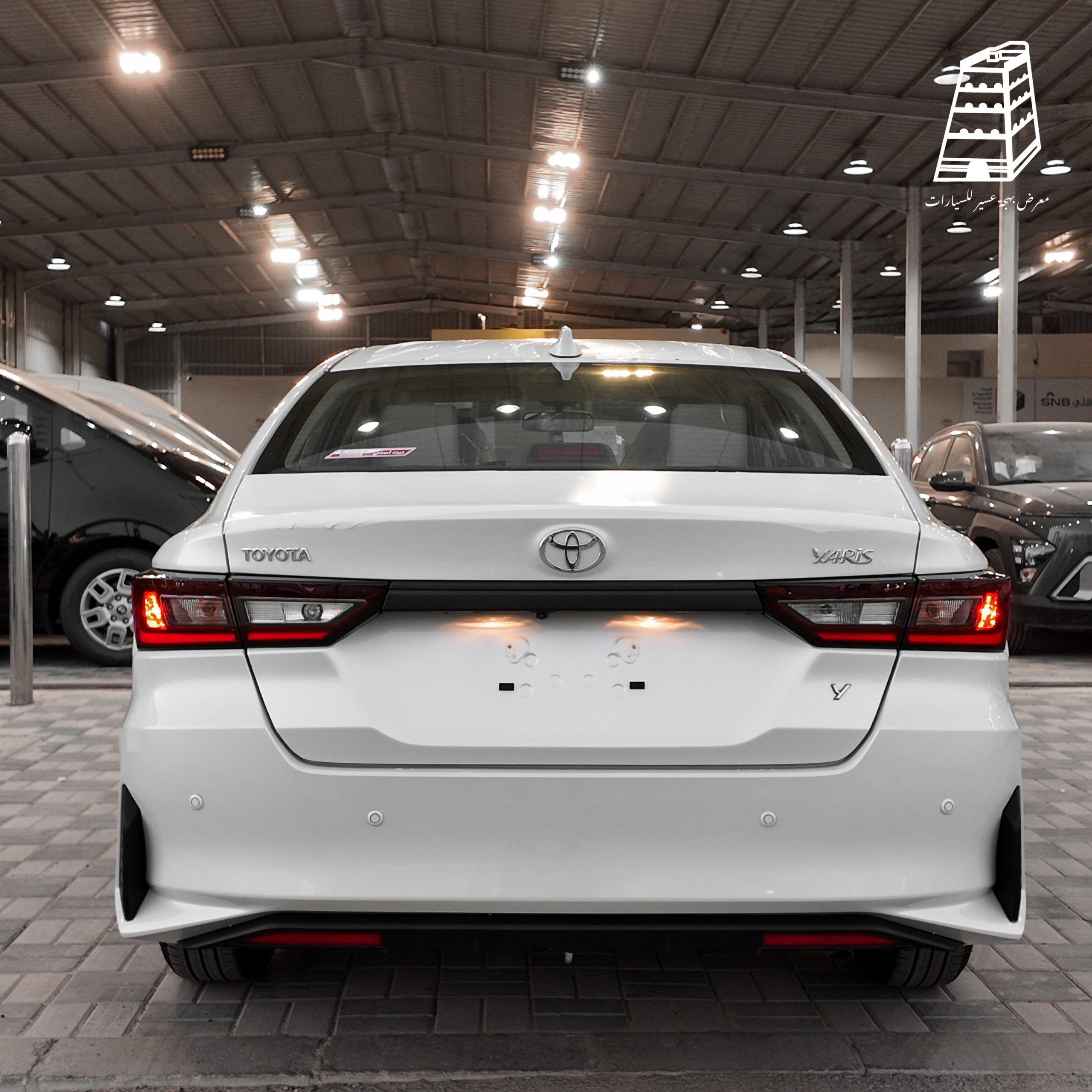 Toyota Yaris Y (White)