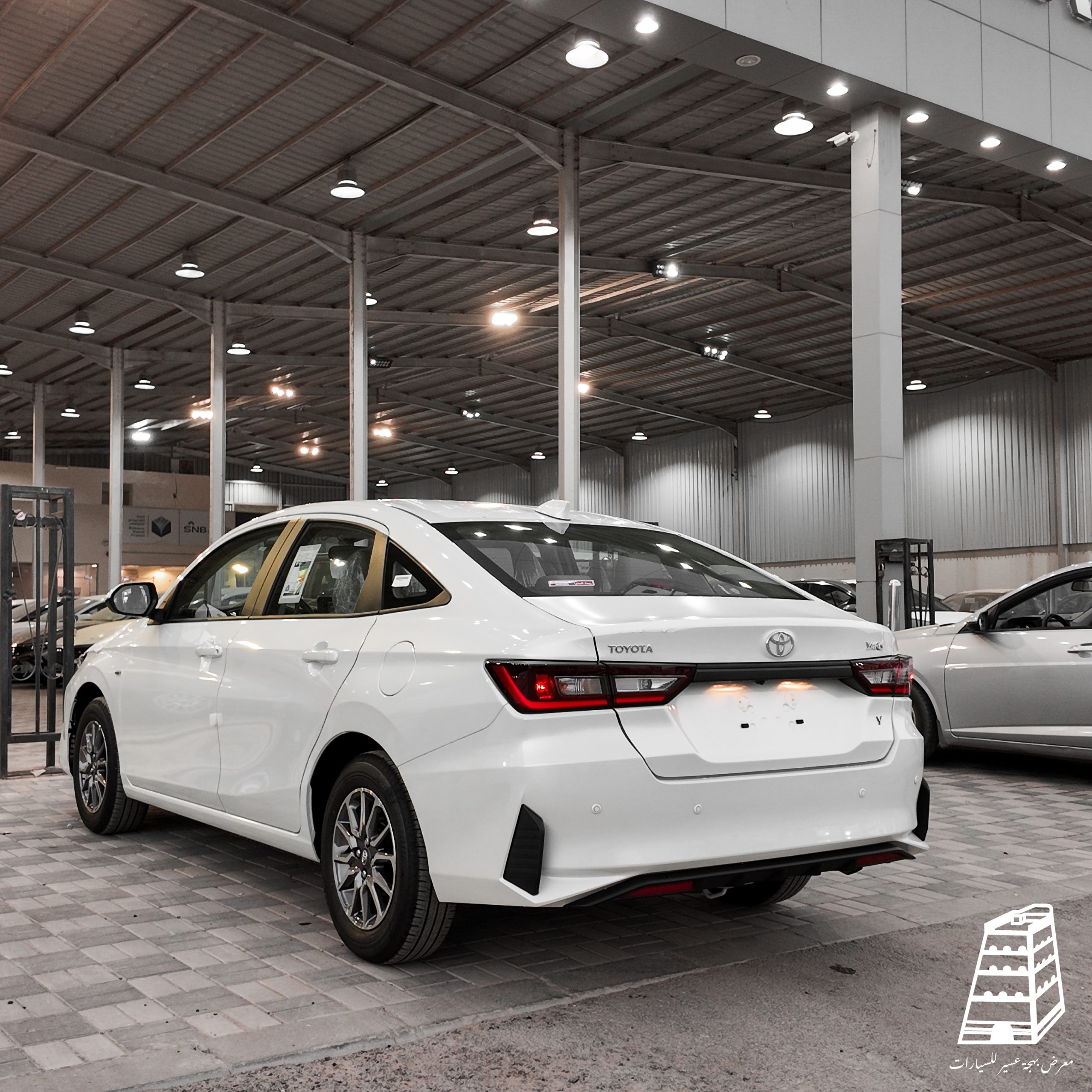 Toyota Yaris Y (White)