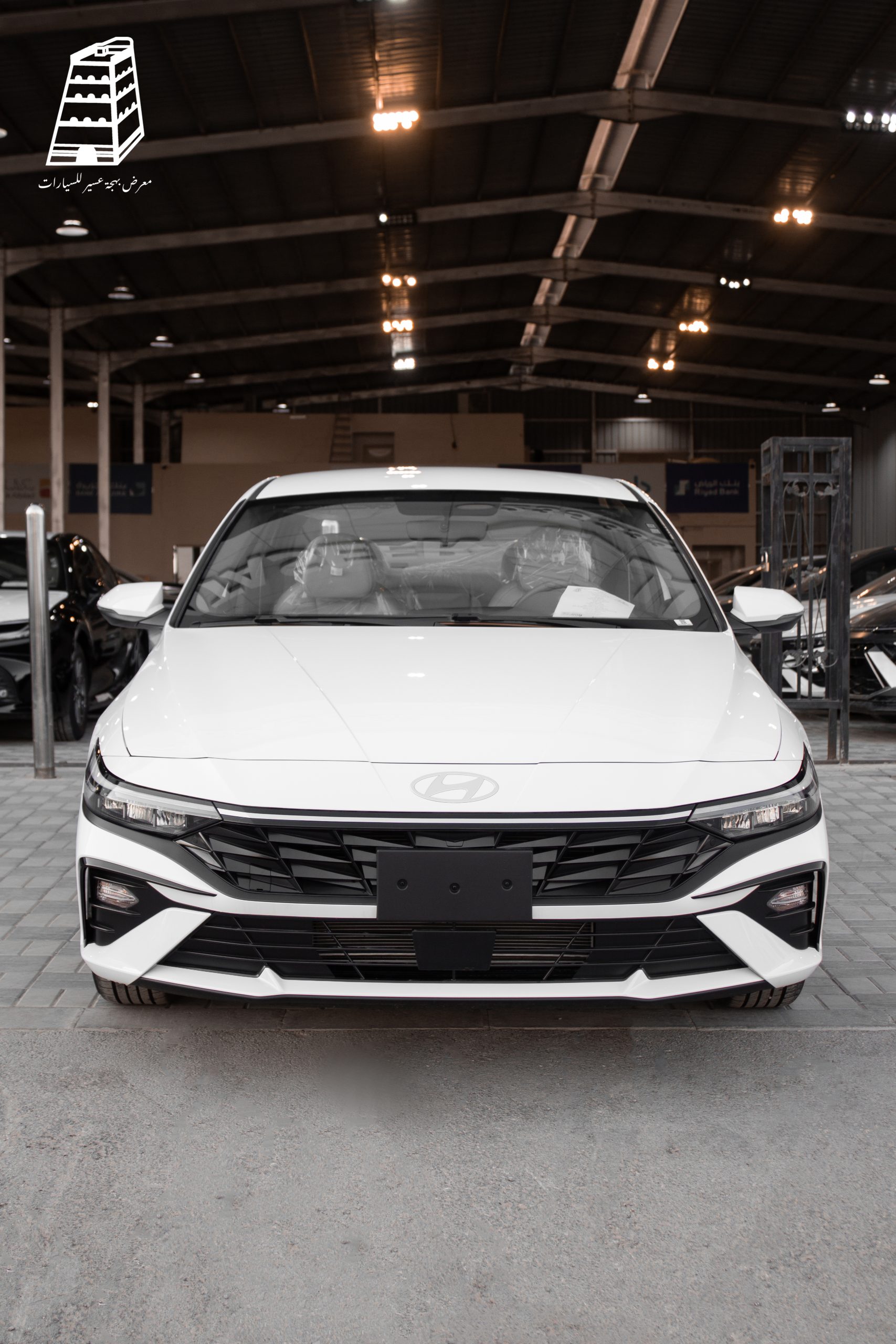 Hyundai Elantra Smart (White)