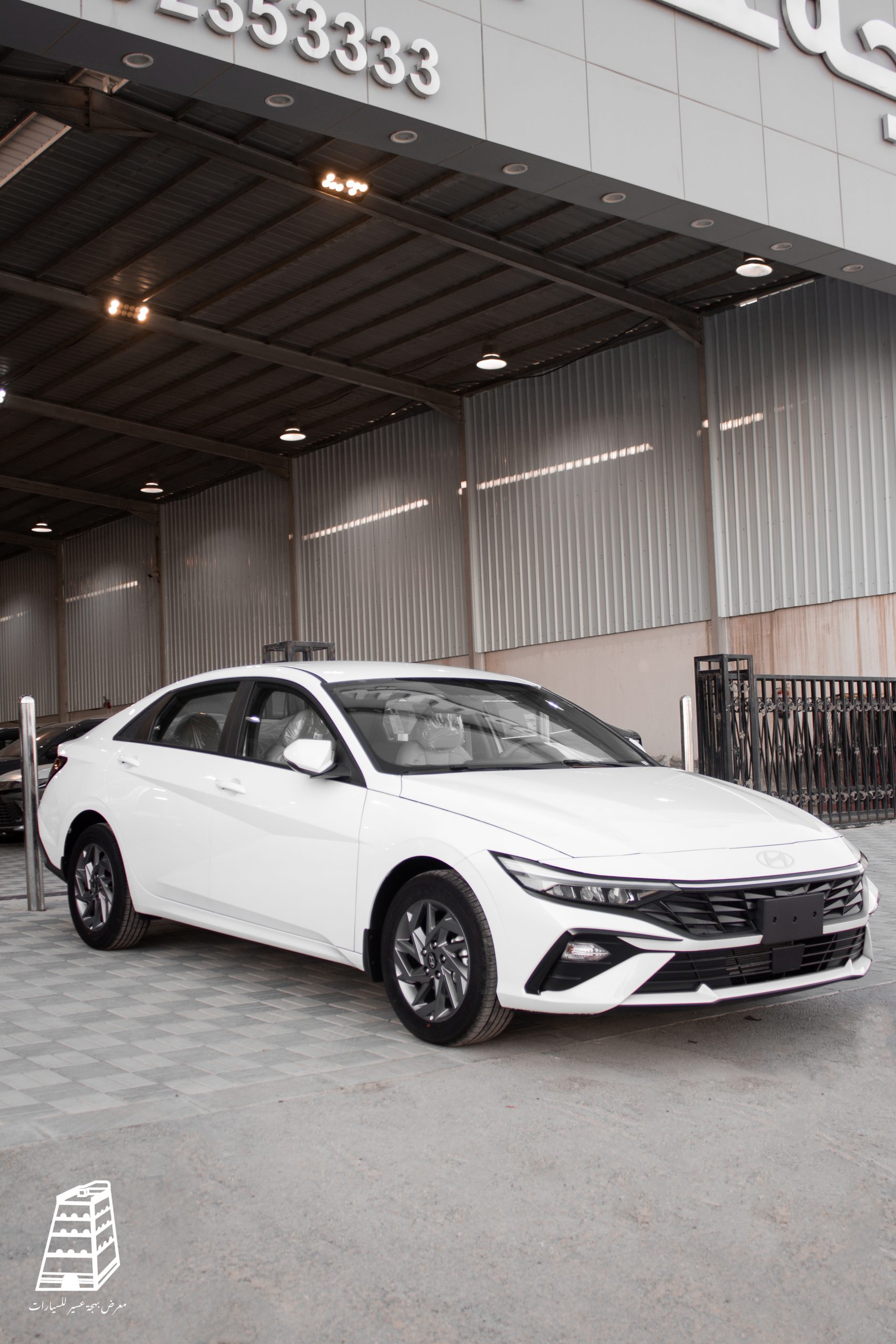 Hyundai Elantra Smart (White)