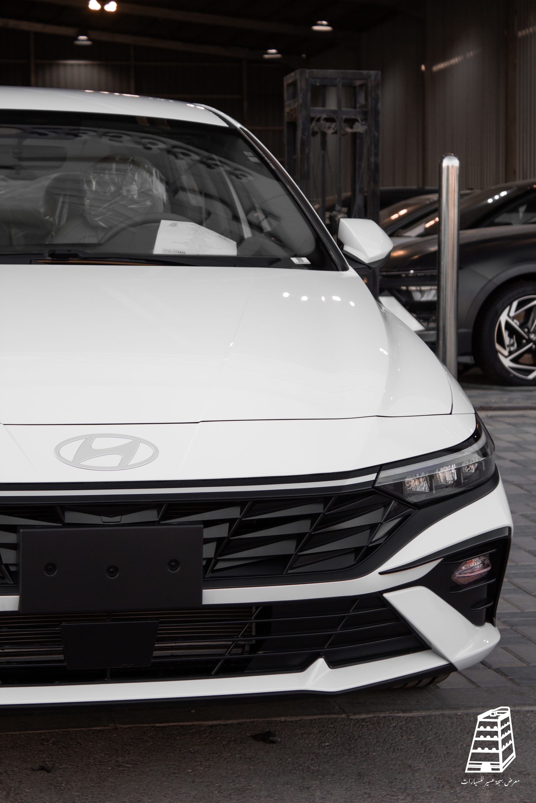 Hyundai Elantra Smart Plus (White)