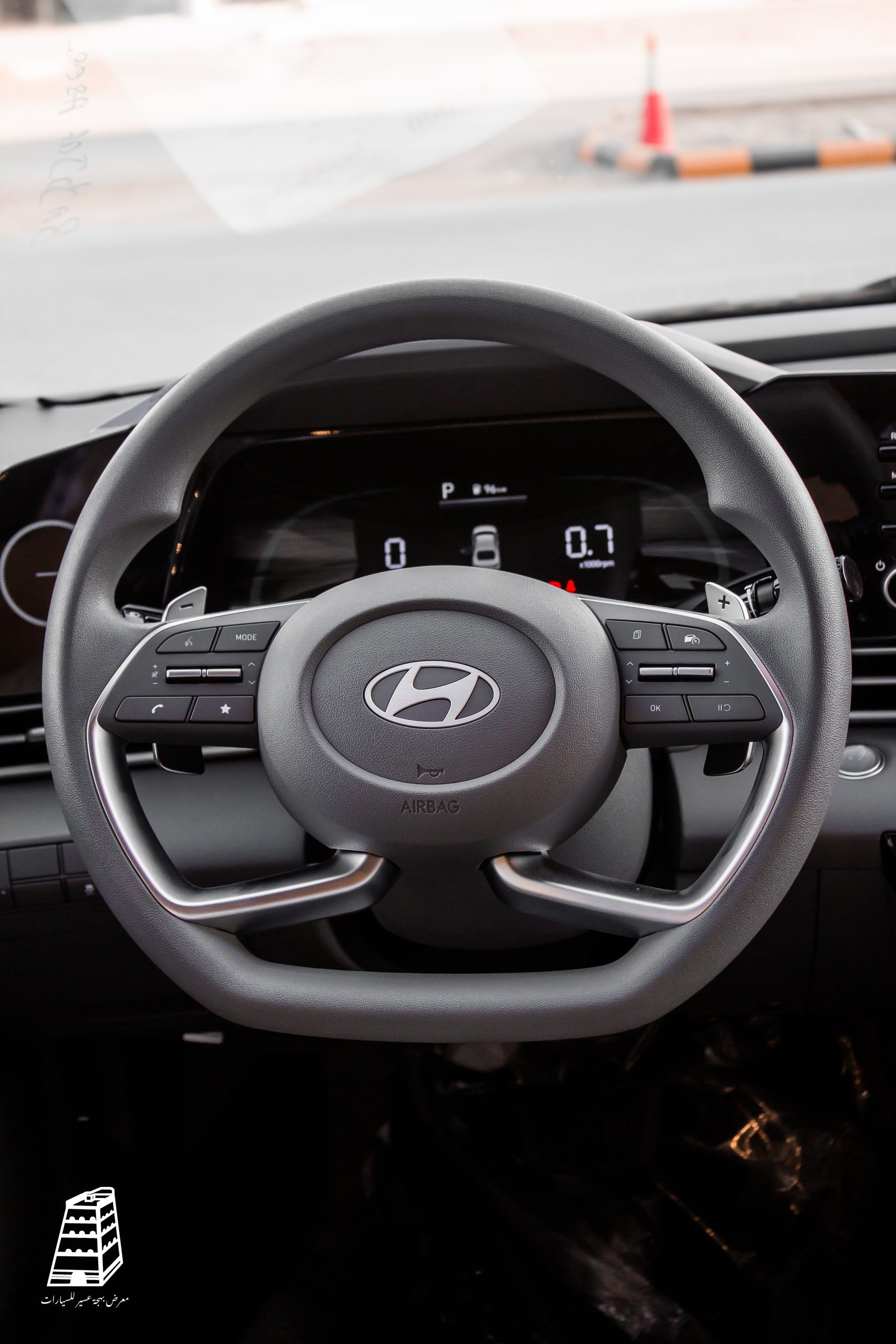 Hyundai Elantra Smart Plus (White)