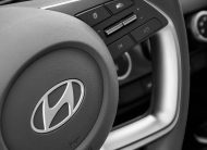 Hyundai Elantra Smart (White)