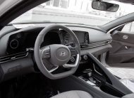 Hyundai Elantra Comfort (White)