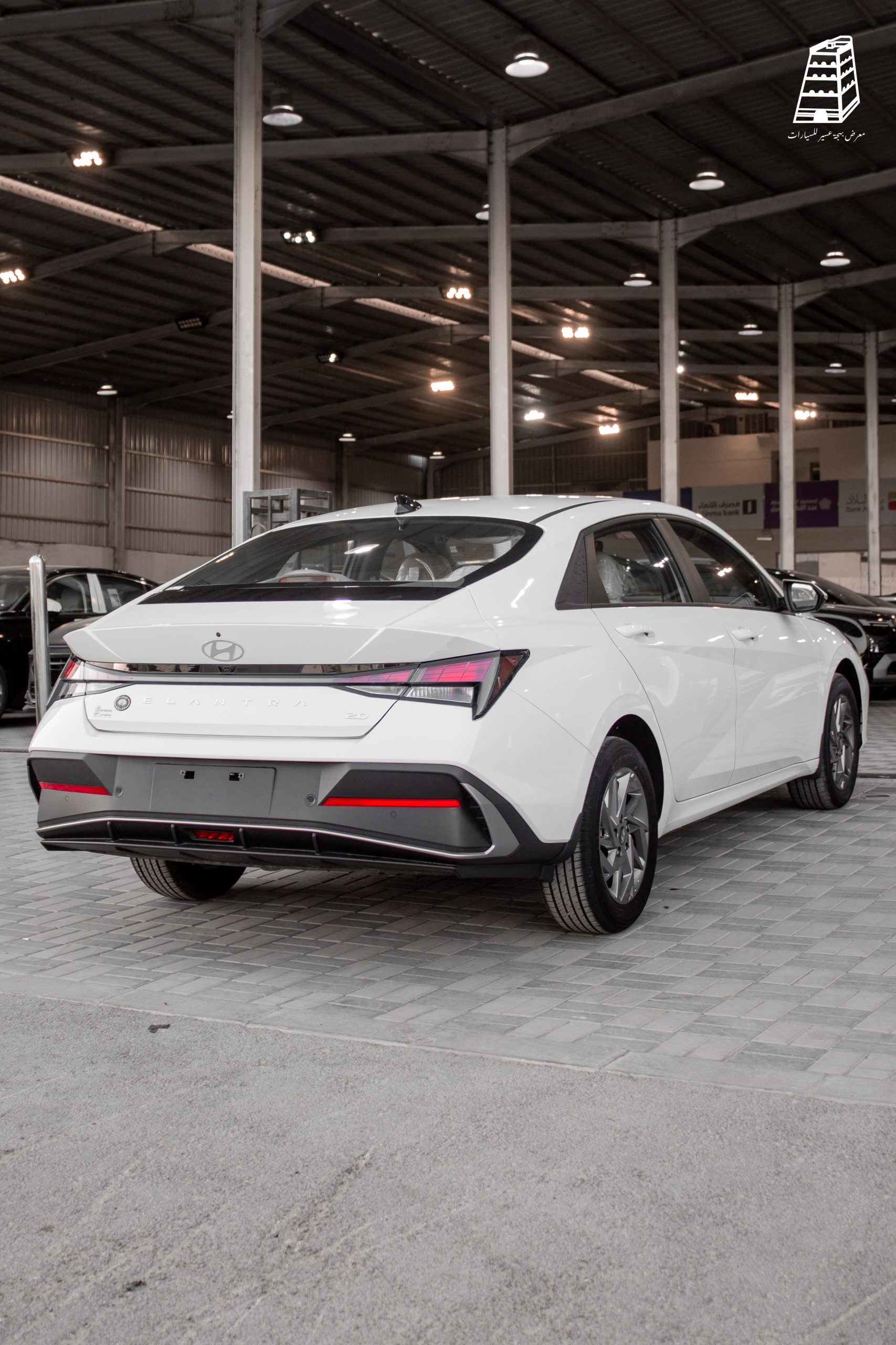 Hyundai Elantra Smart (White)