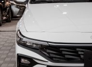 Hyundai Elantra Comfort (White)