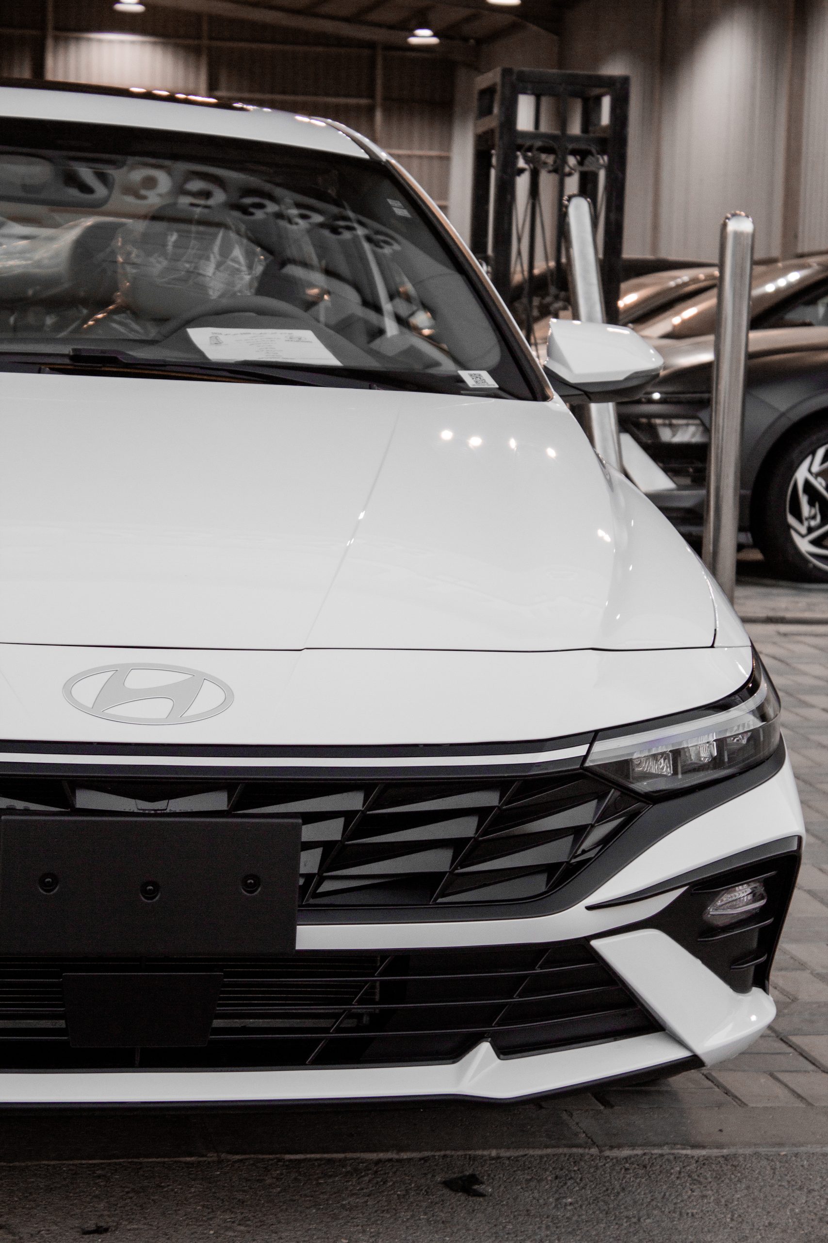 Hyundai Elantra Comfort (White)