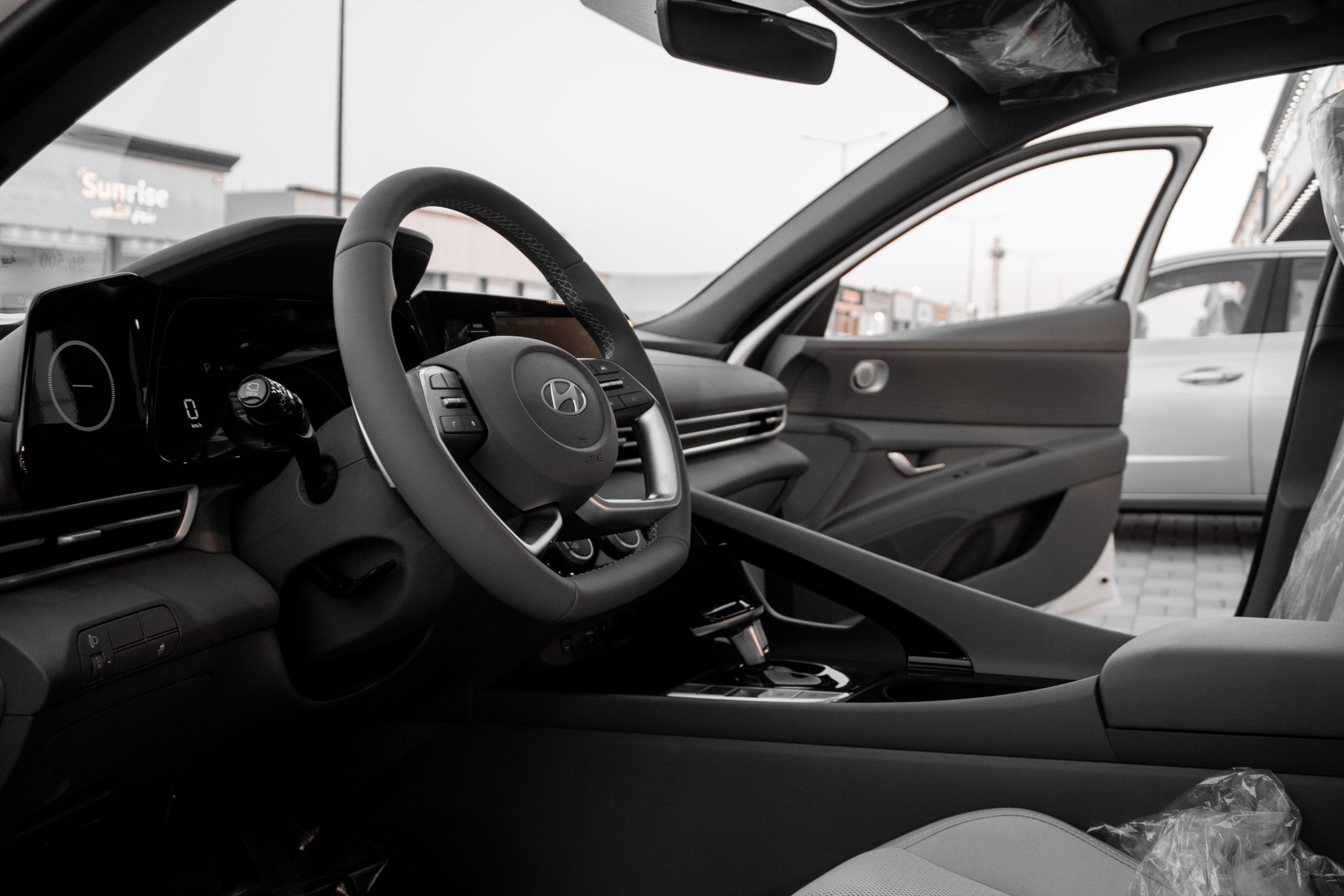 Hyundai Elantra Comfort (White)