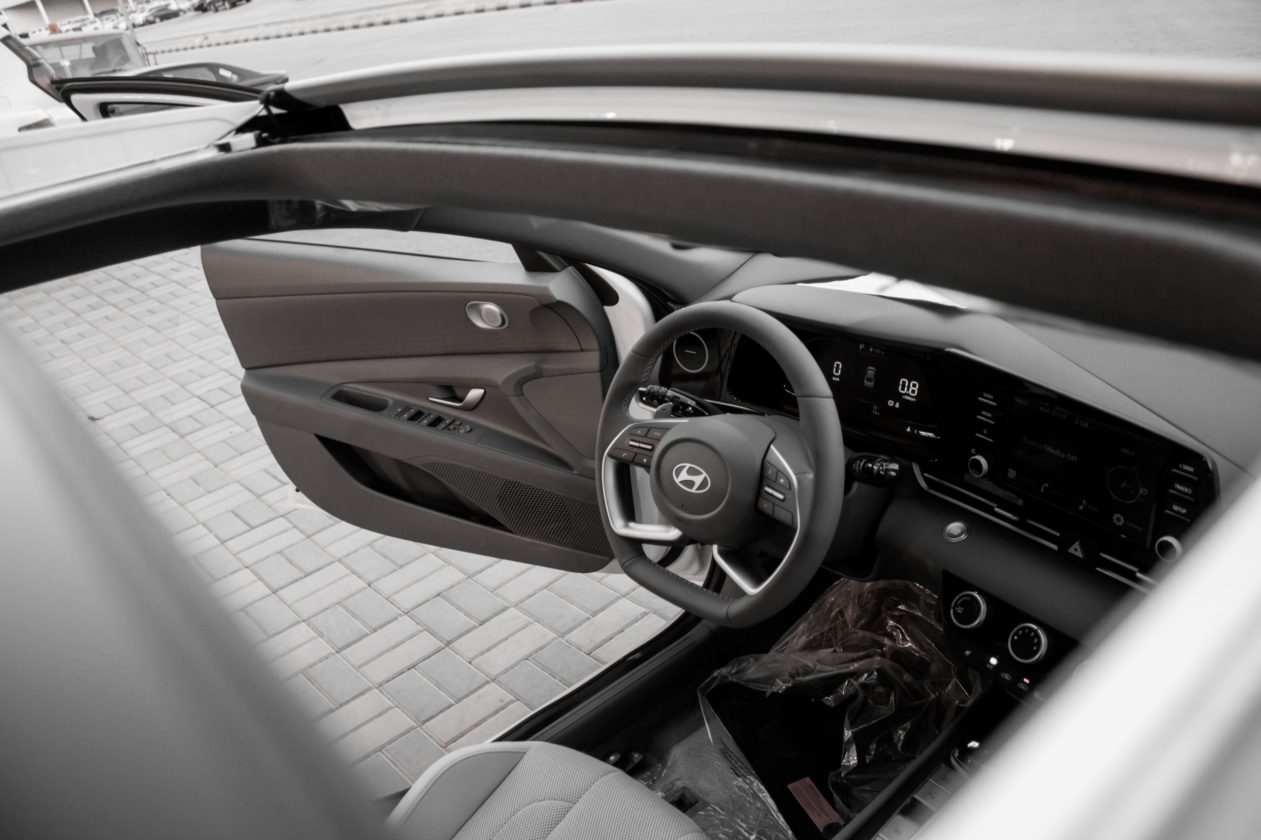 Hyundai Elantra Comfort (White)