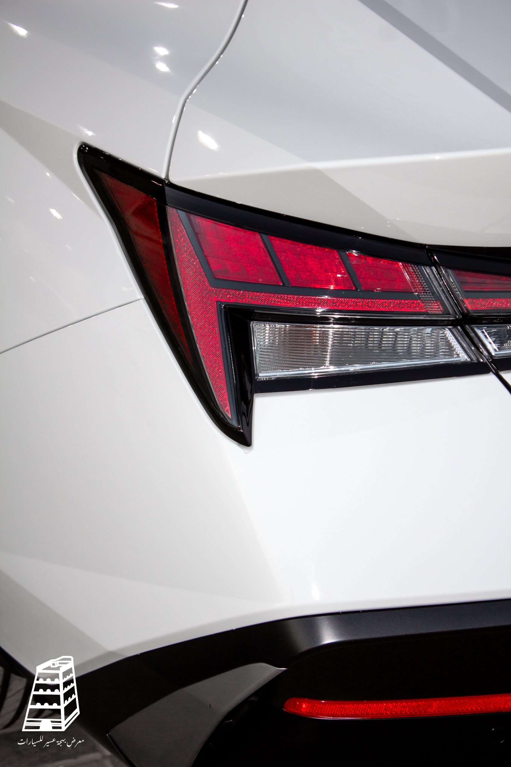 Hyundai Elantra Comfort (White)