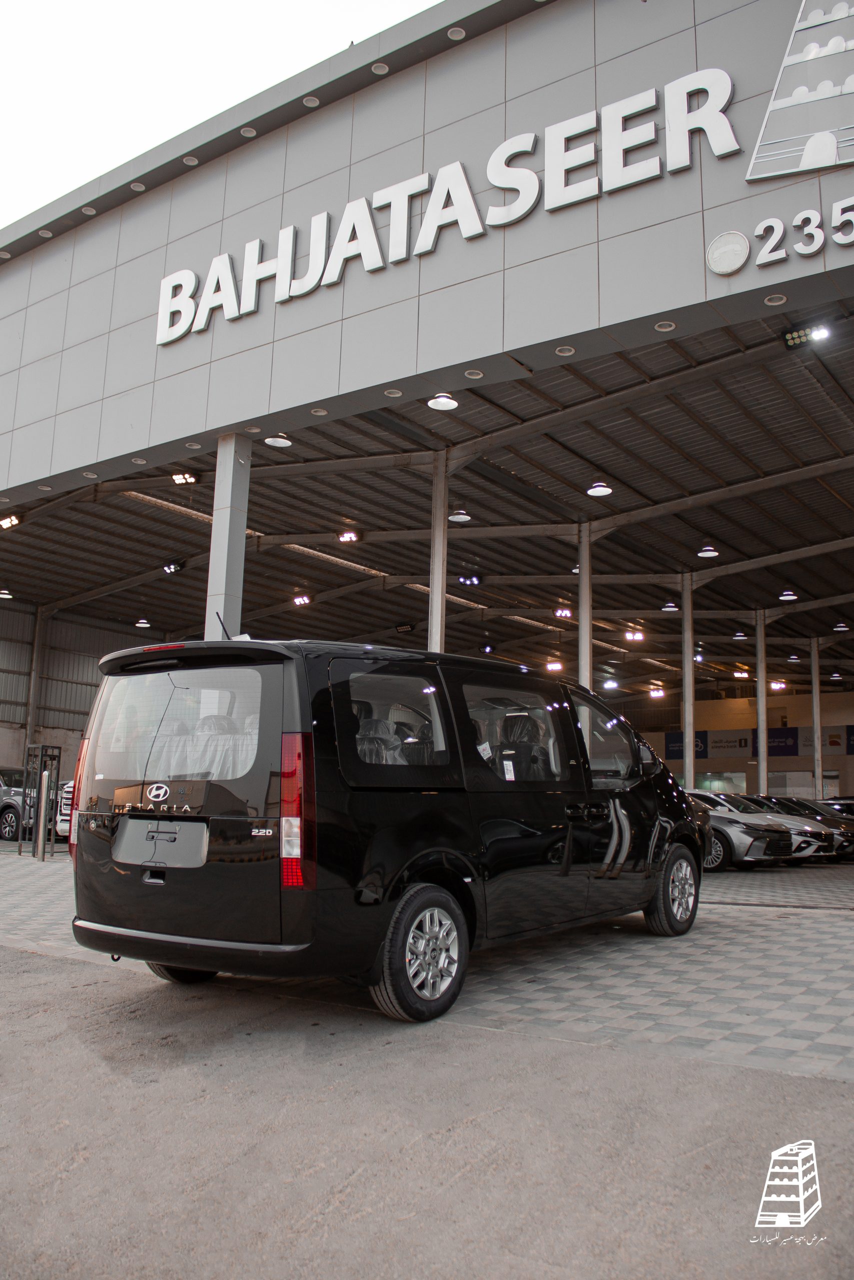 Hyundai Staria (Black)